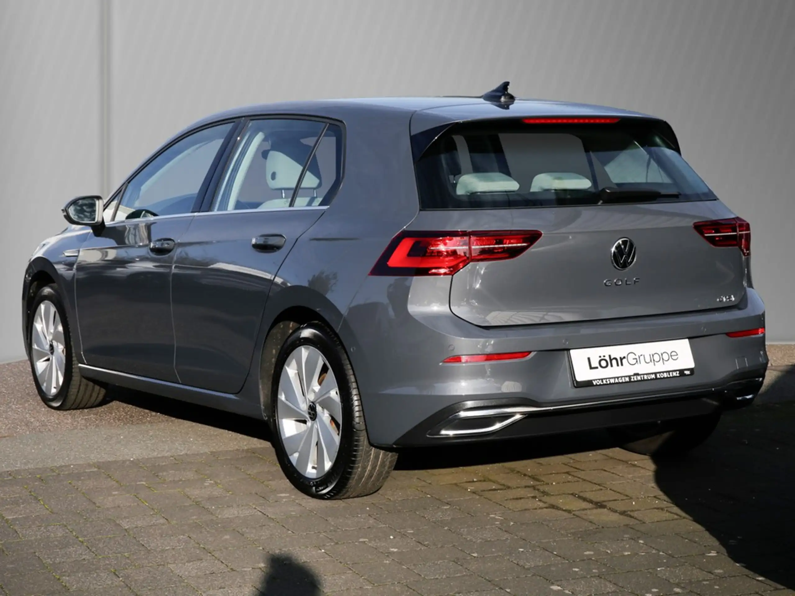 Volkswagen - Golf