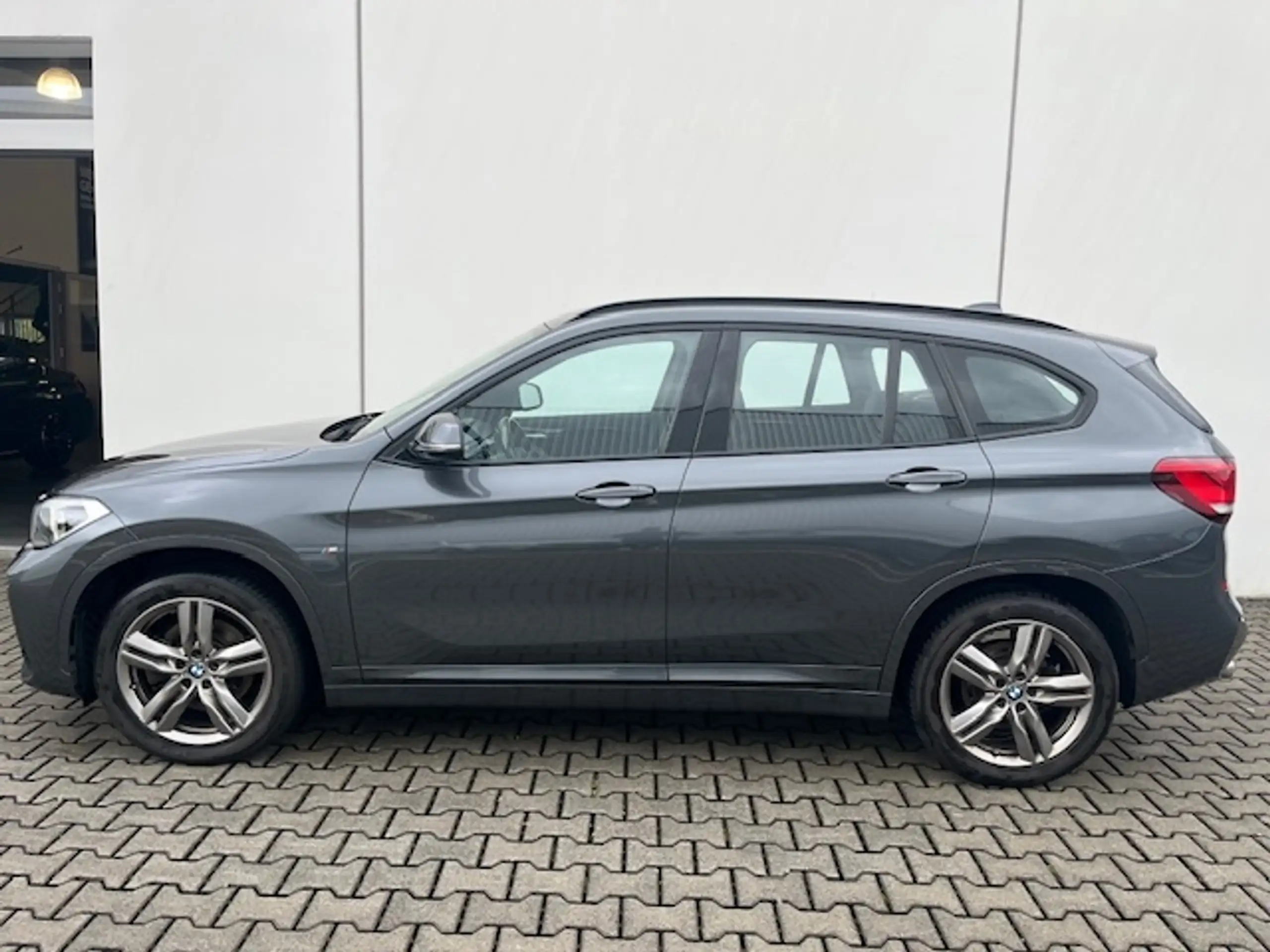 BMW - X1