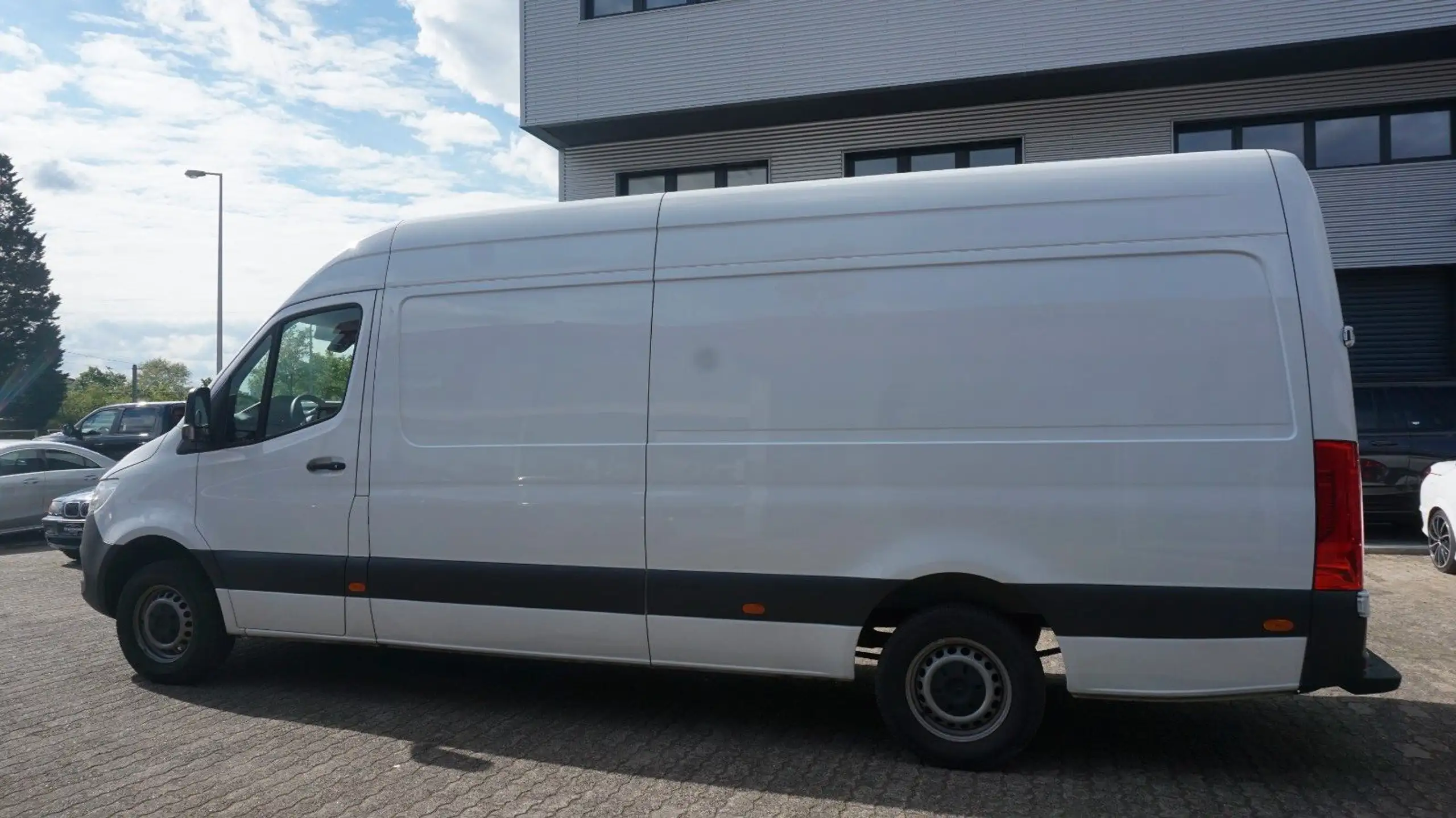 Mercedes-Benz - Sprinter