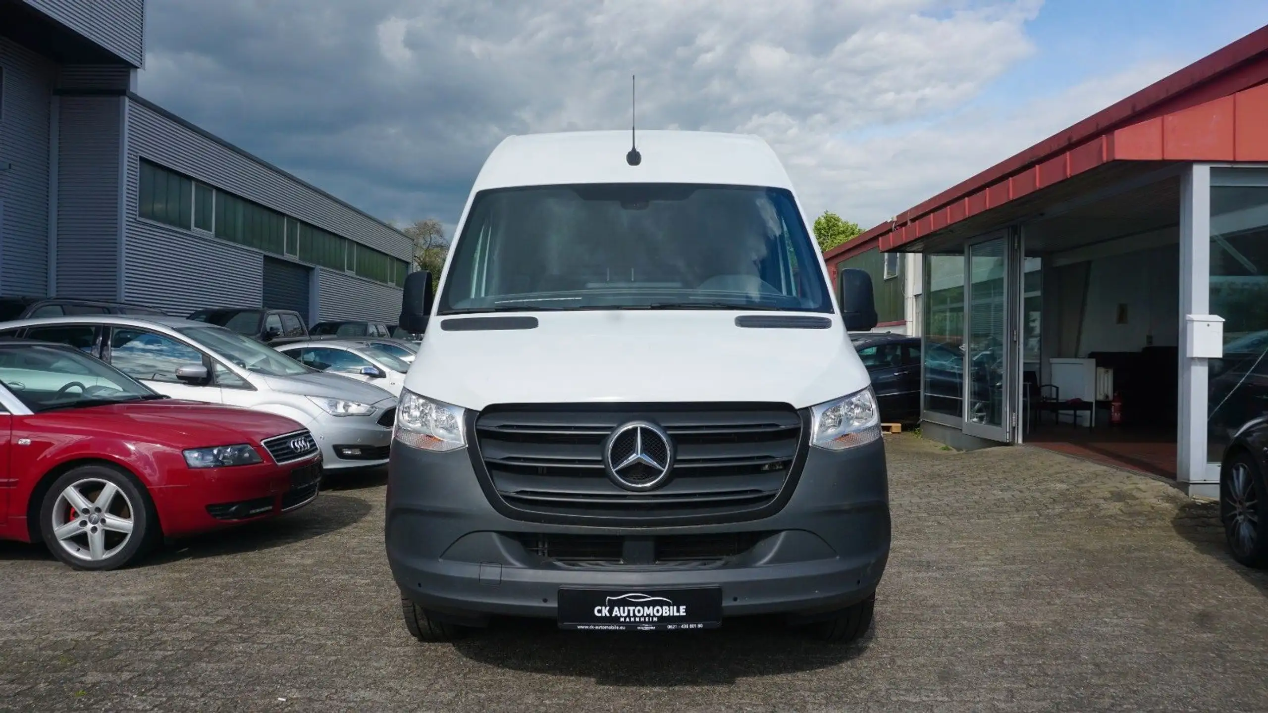 Mercedes-Benz - Sprinter