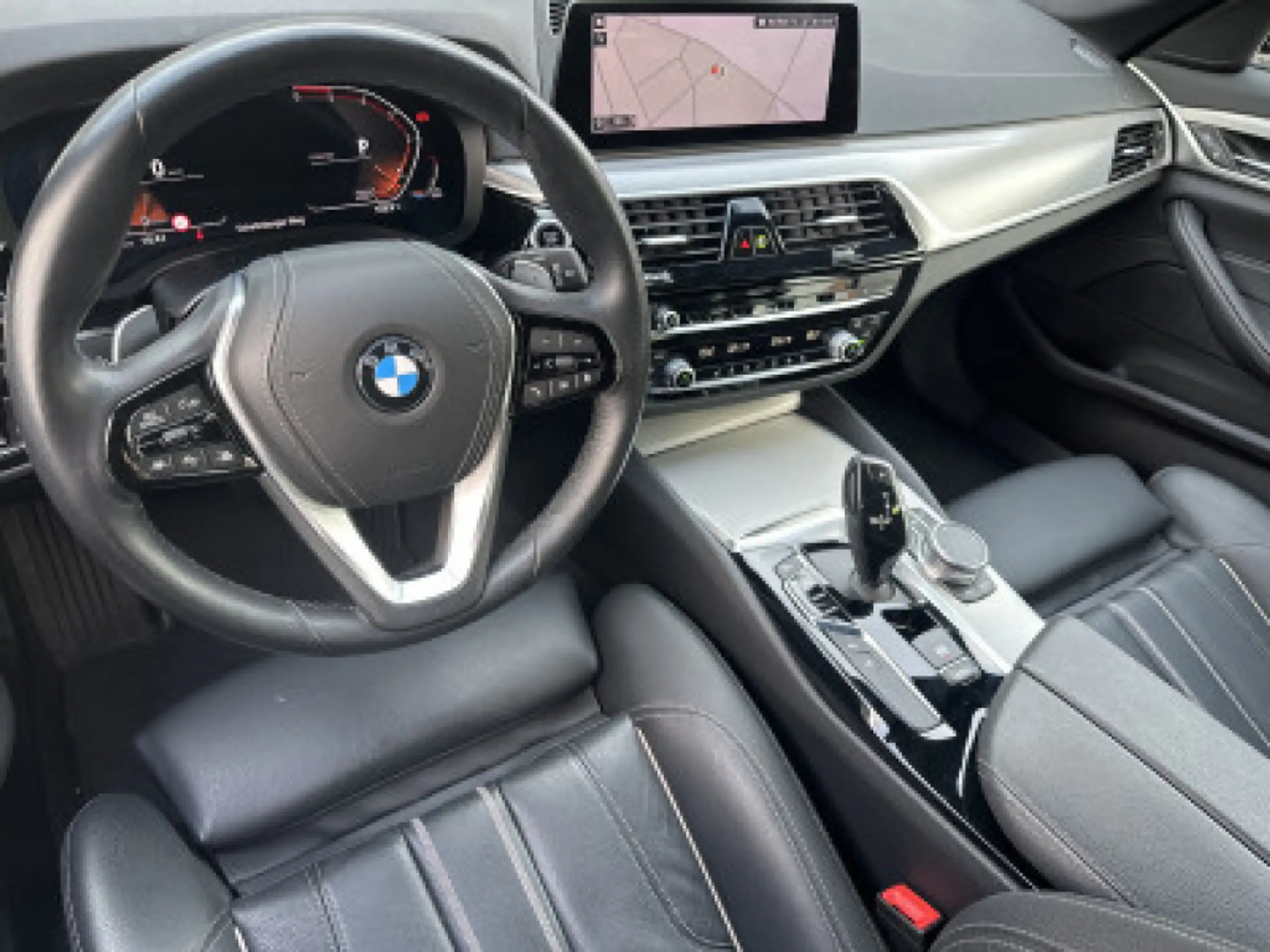 BMW - 530