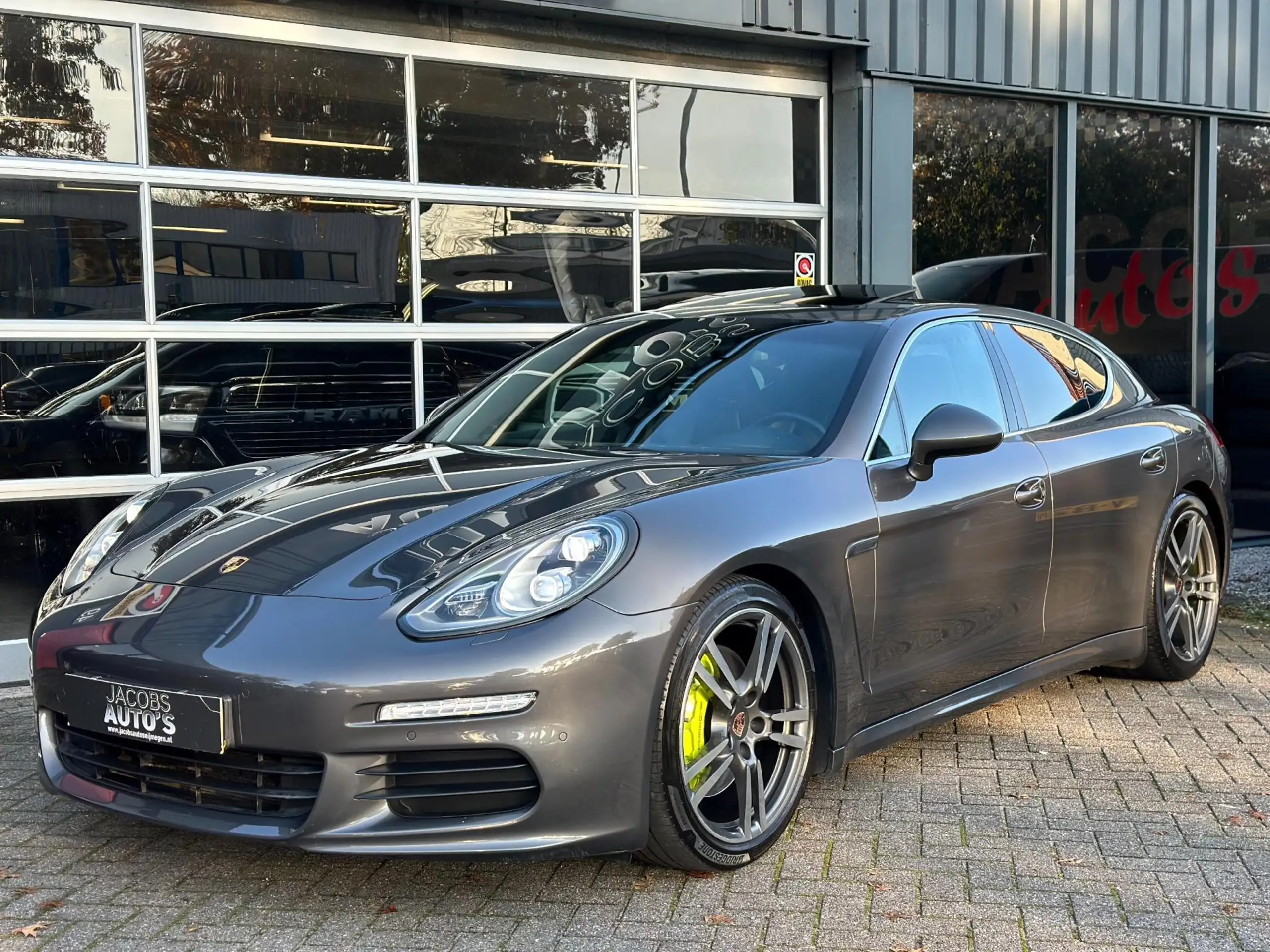 Porsche - Panamera