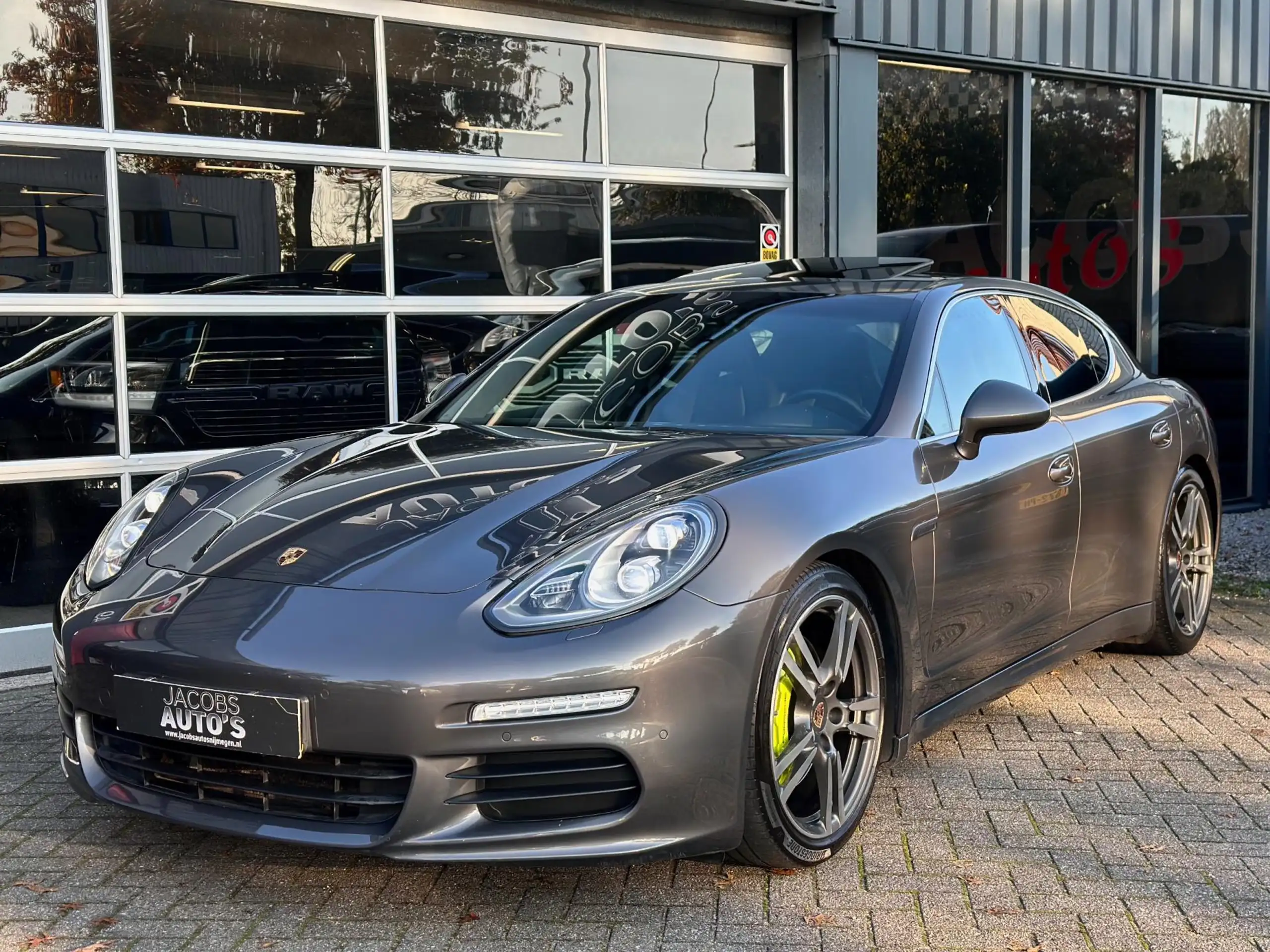 Porsche - Panamera