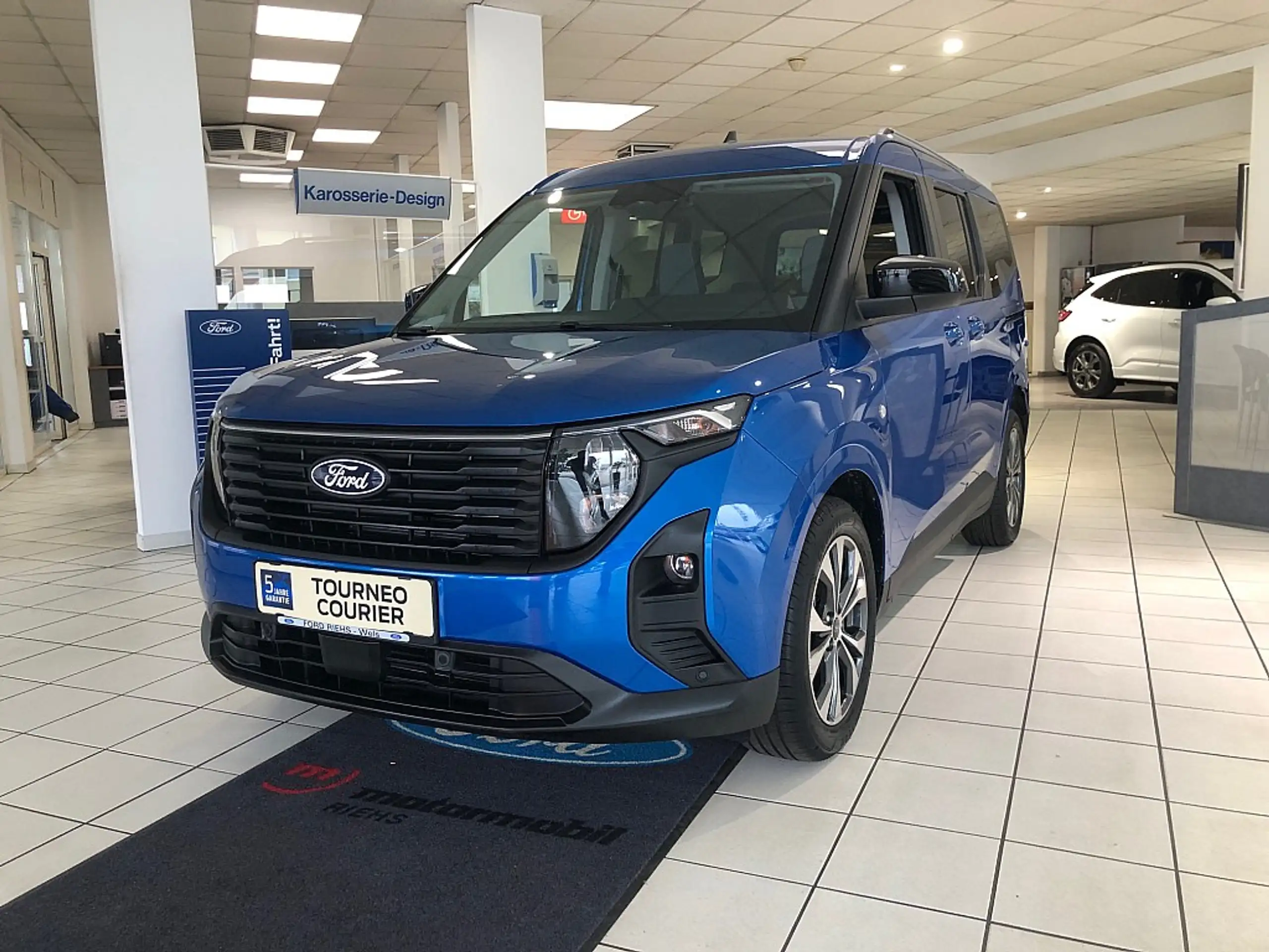 Ford Tourneo Courier 2024