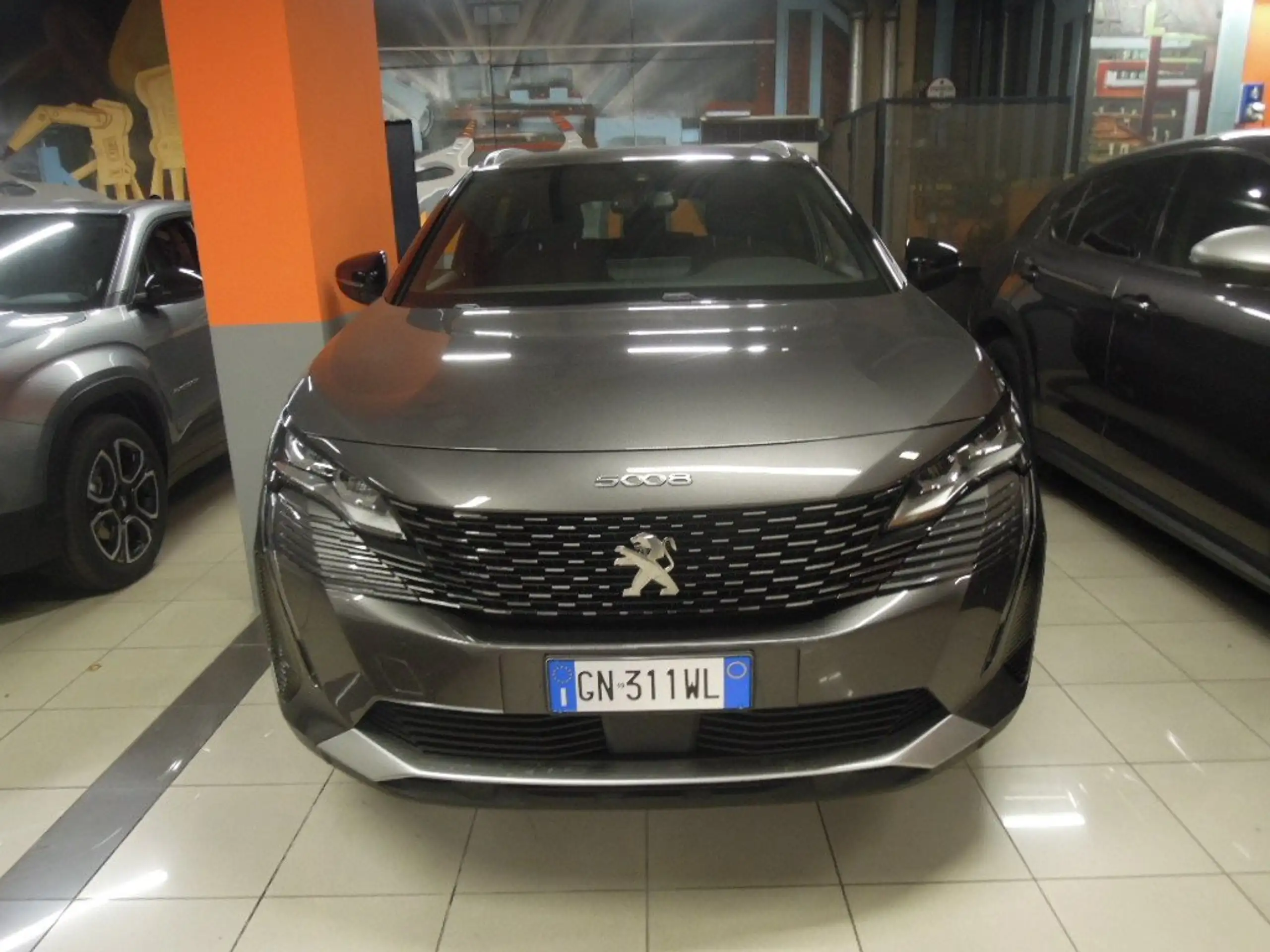 Peugeot - 5008