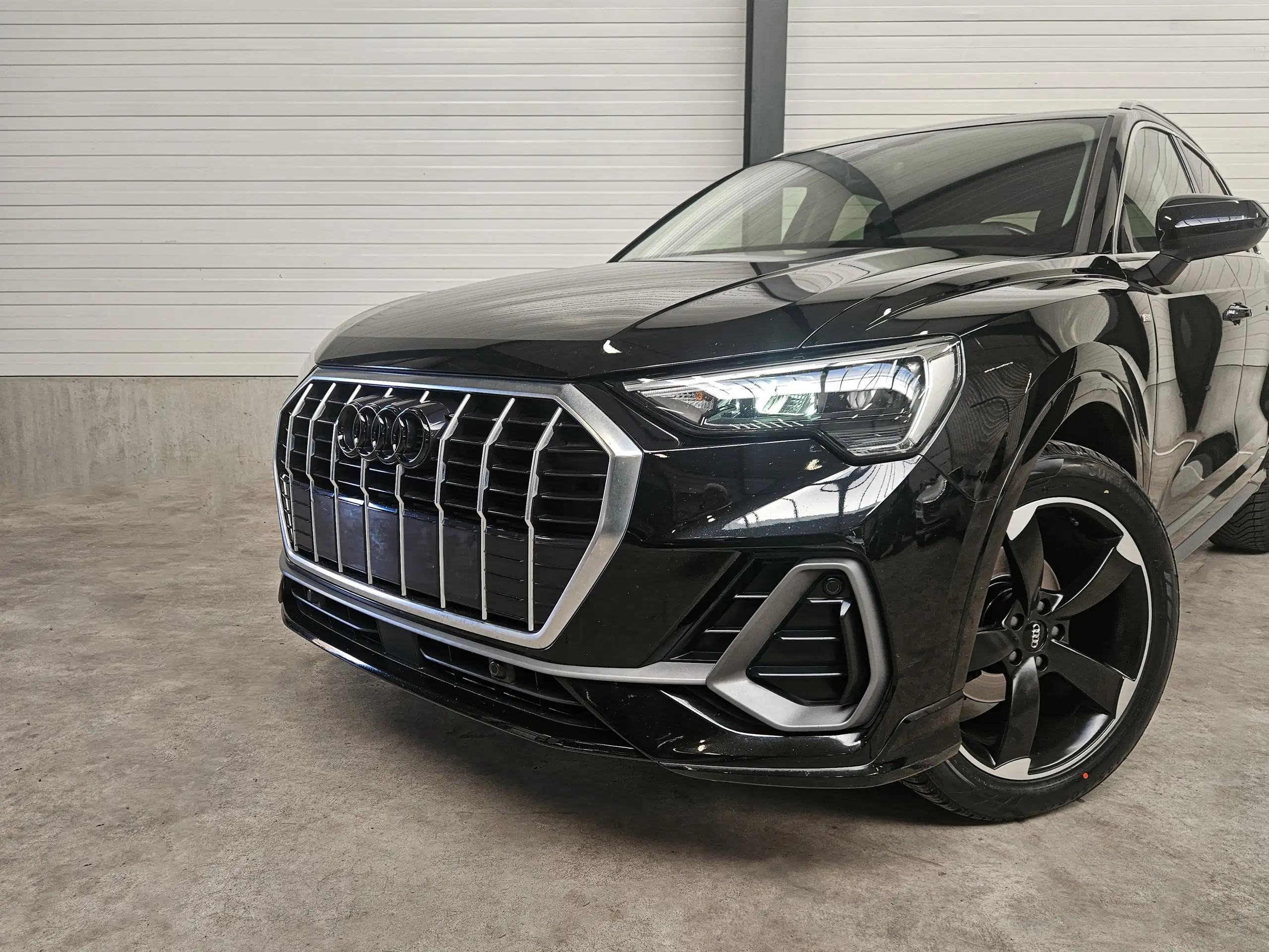 Audi - Q3