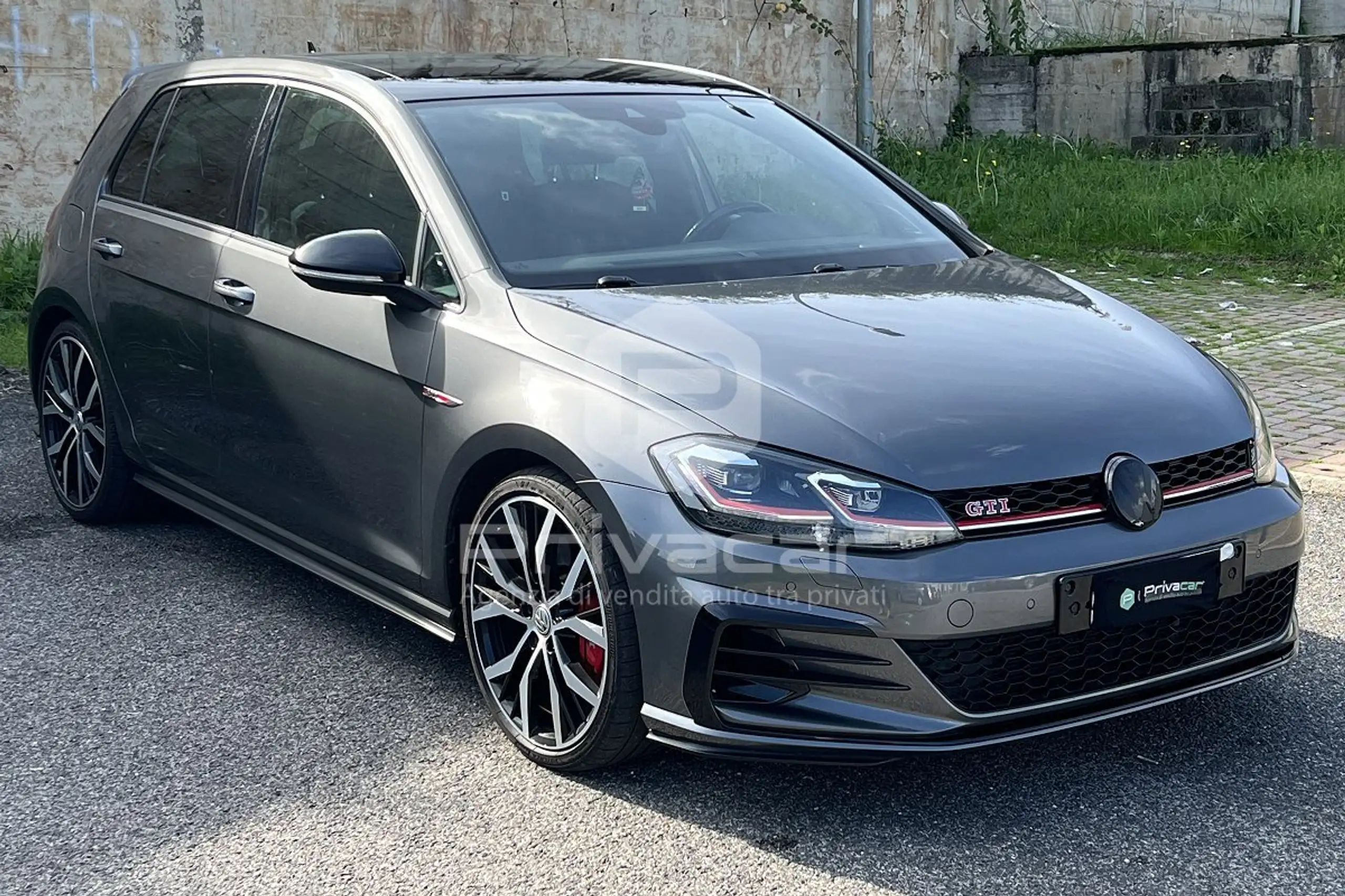 Volkswagen - Golf GTI