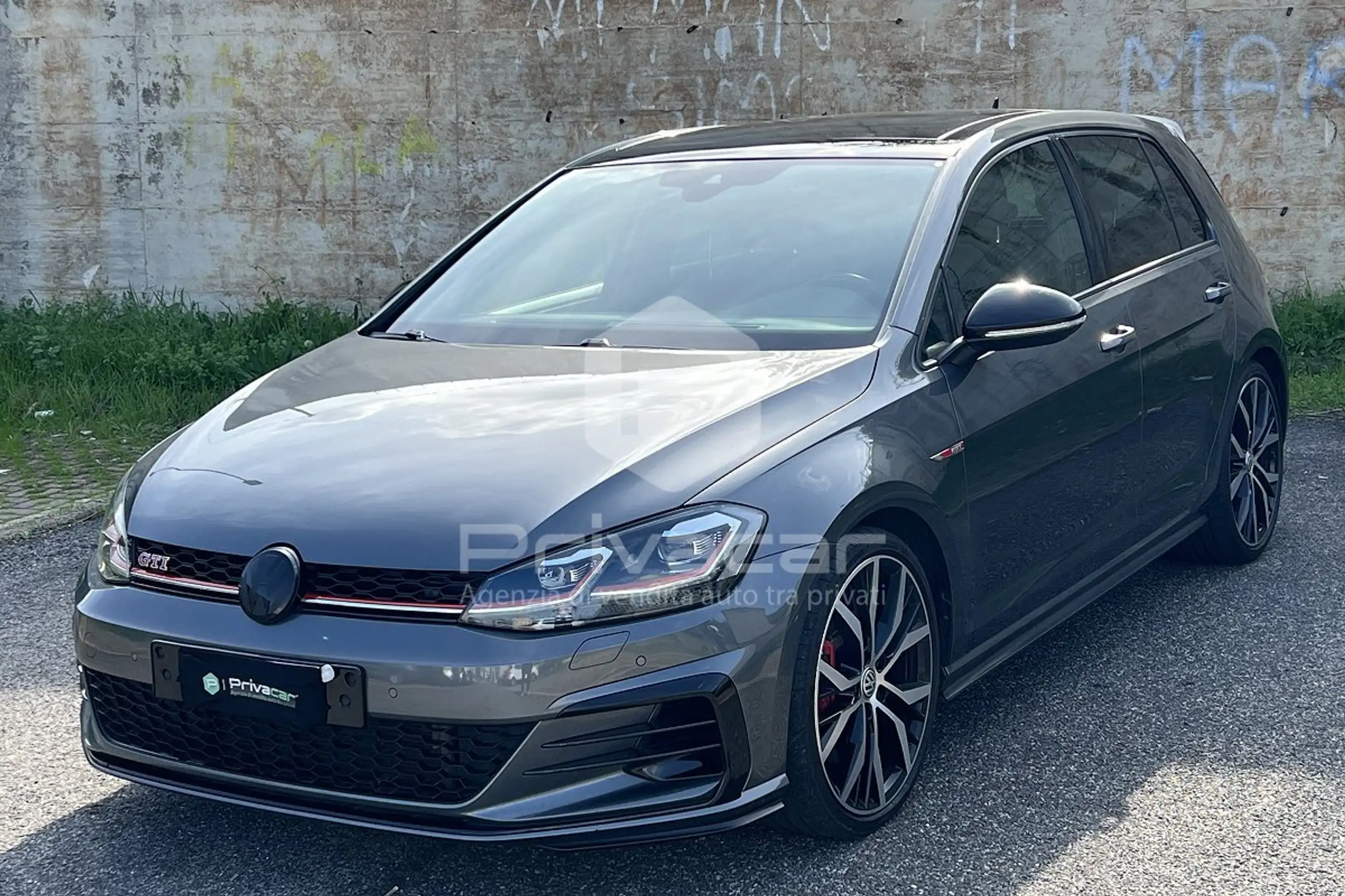 Volkswagen - Golf GTI