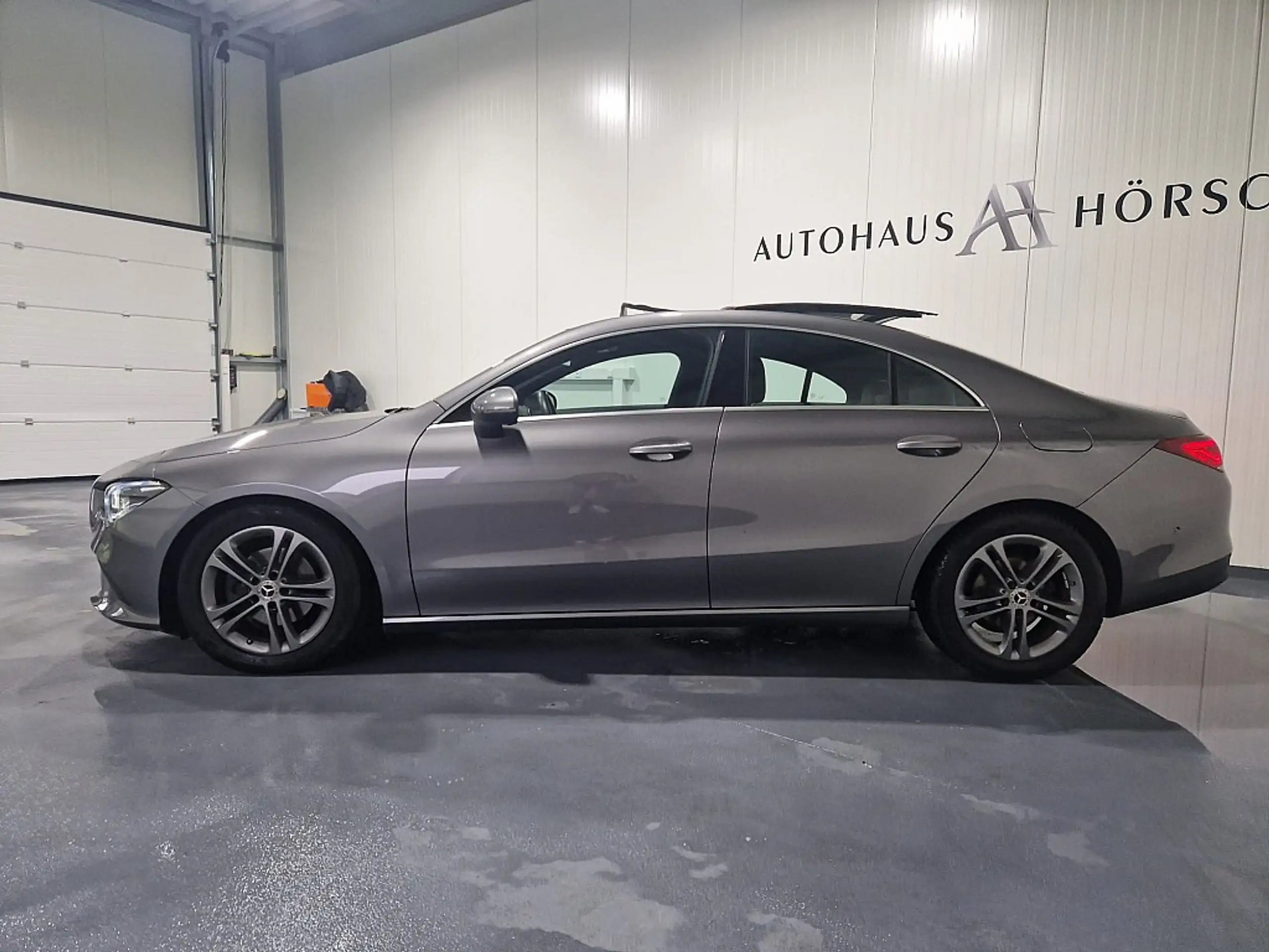 Mercedes-Benz - CLA 180