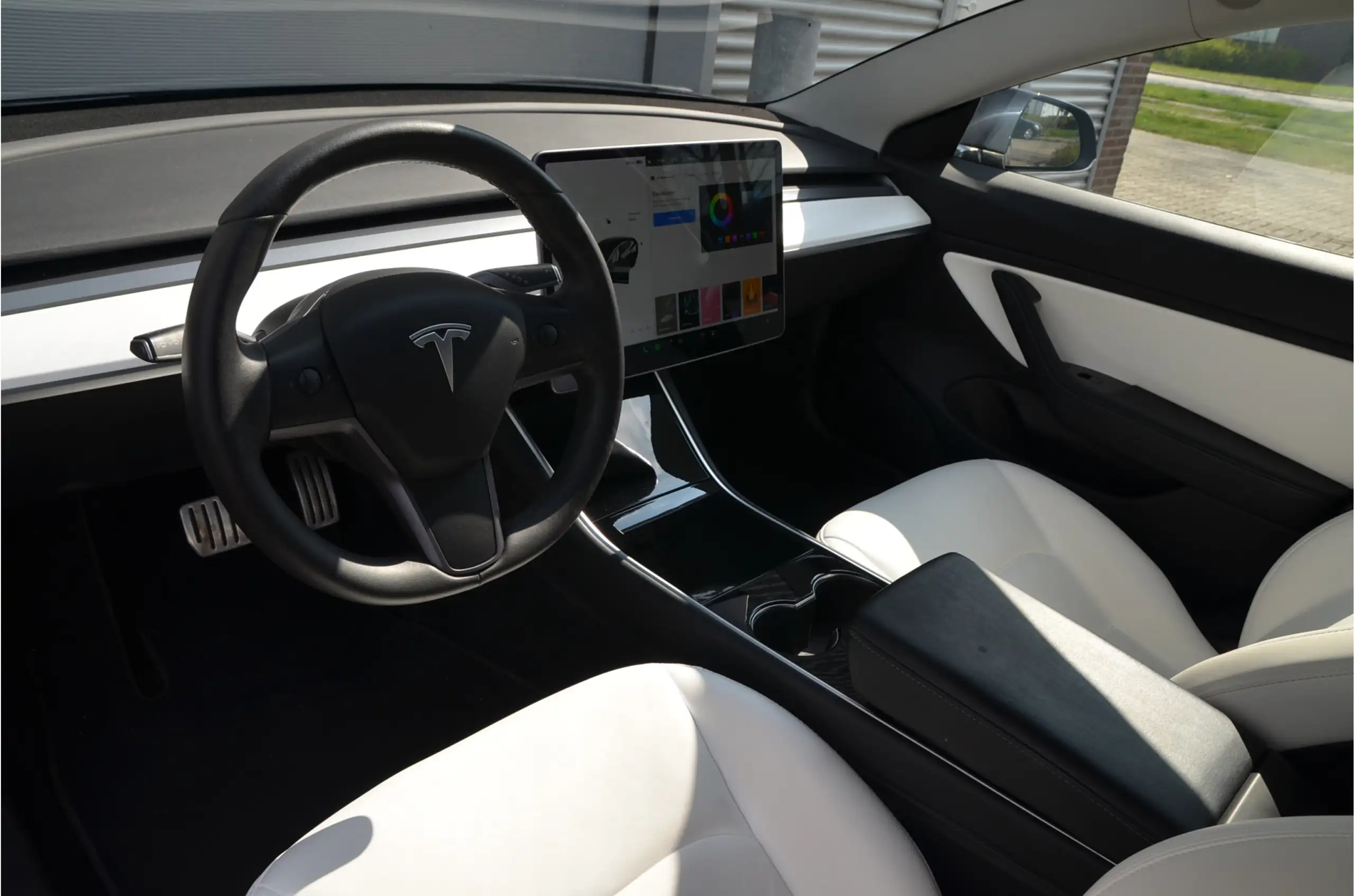 Tesla - Model 3