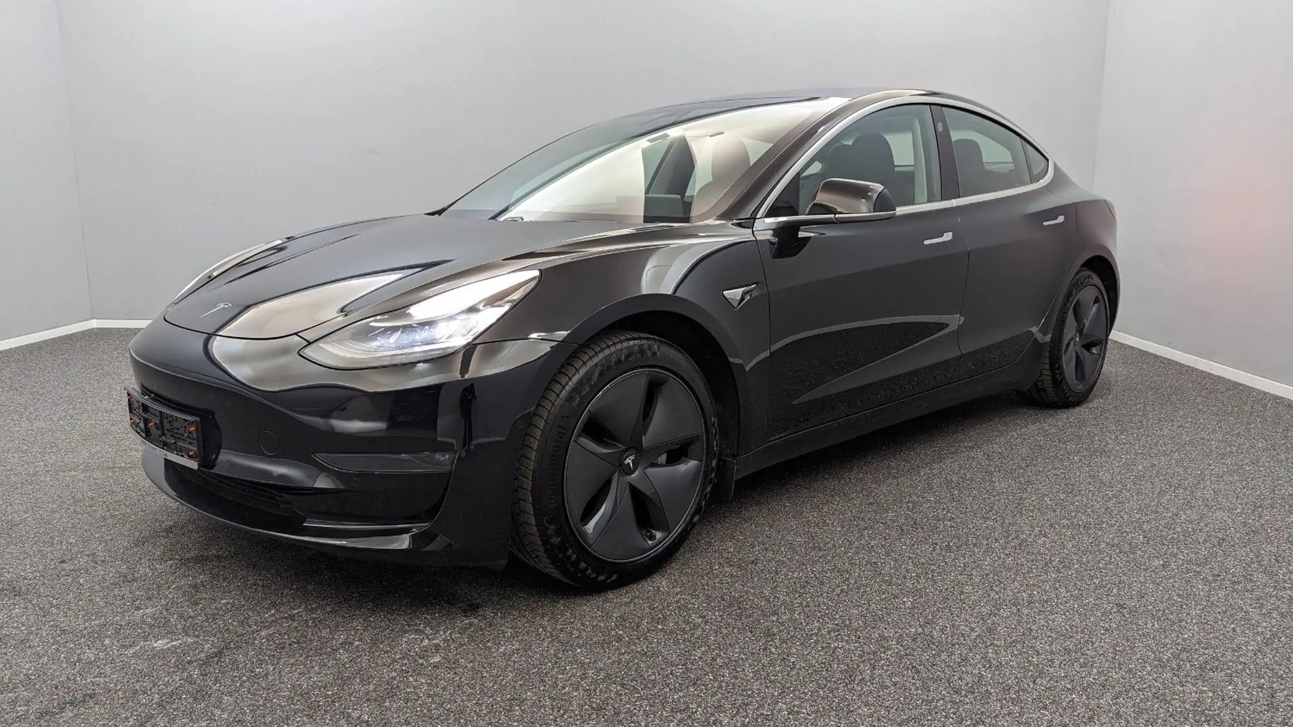 Tesla - Model 3