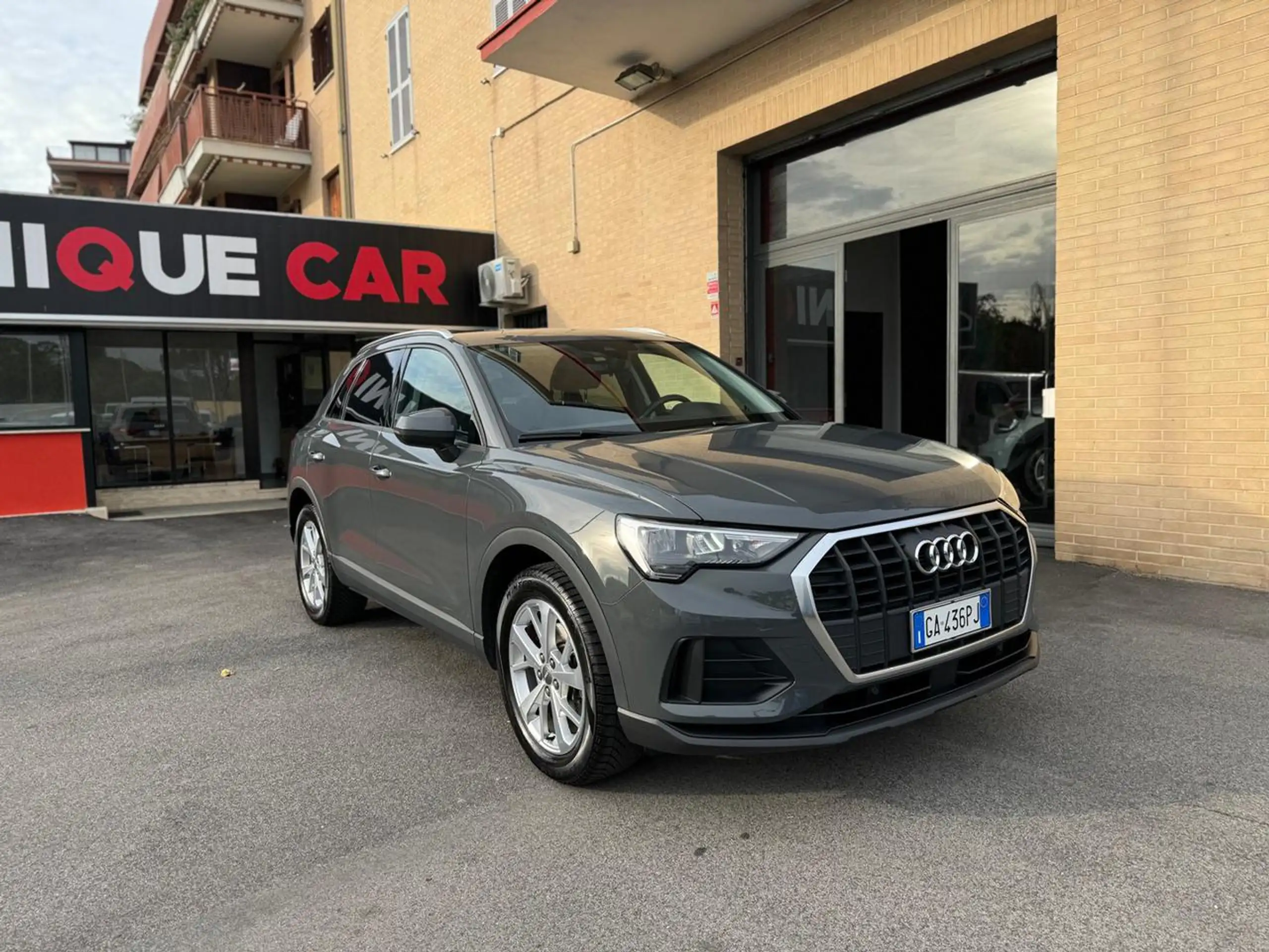 Audi - Q3