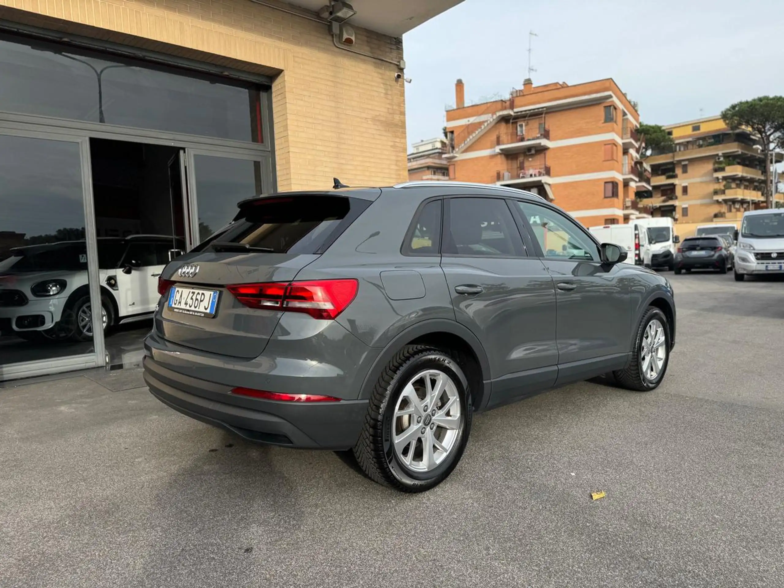 Audi - Q3