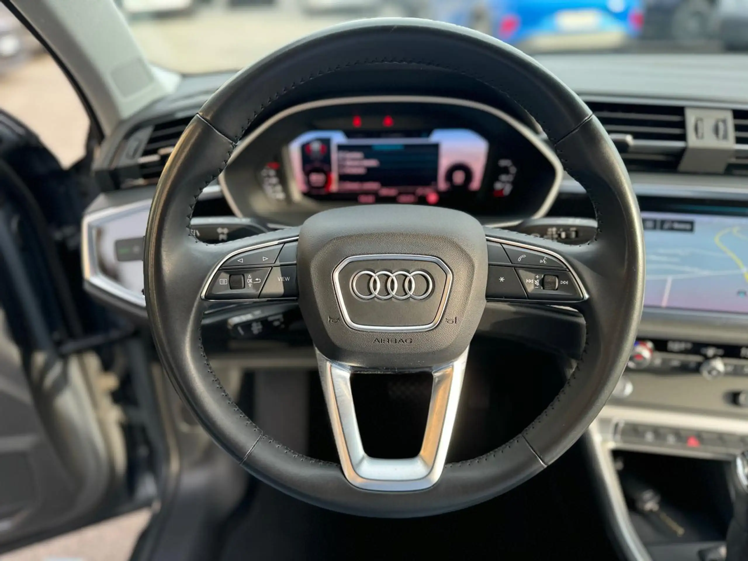 Audi - Q3