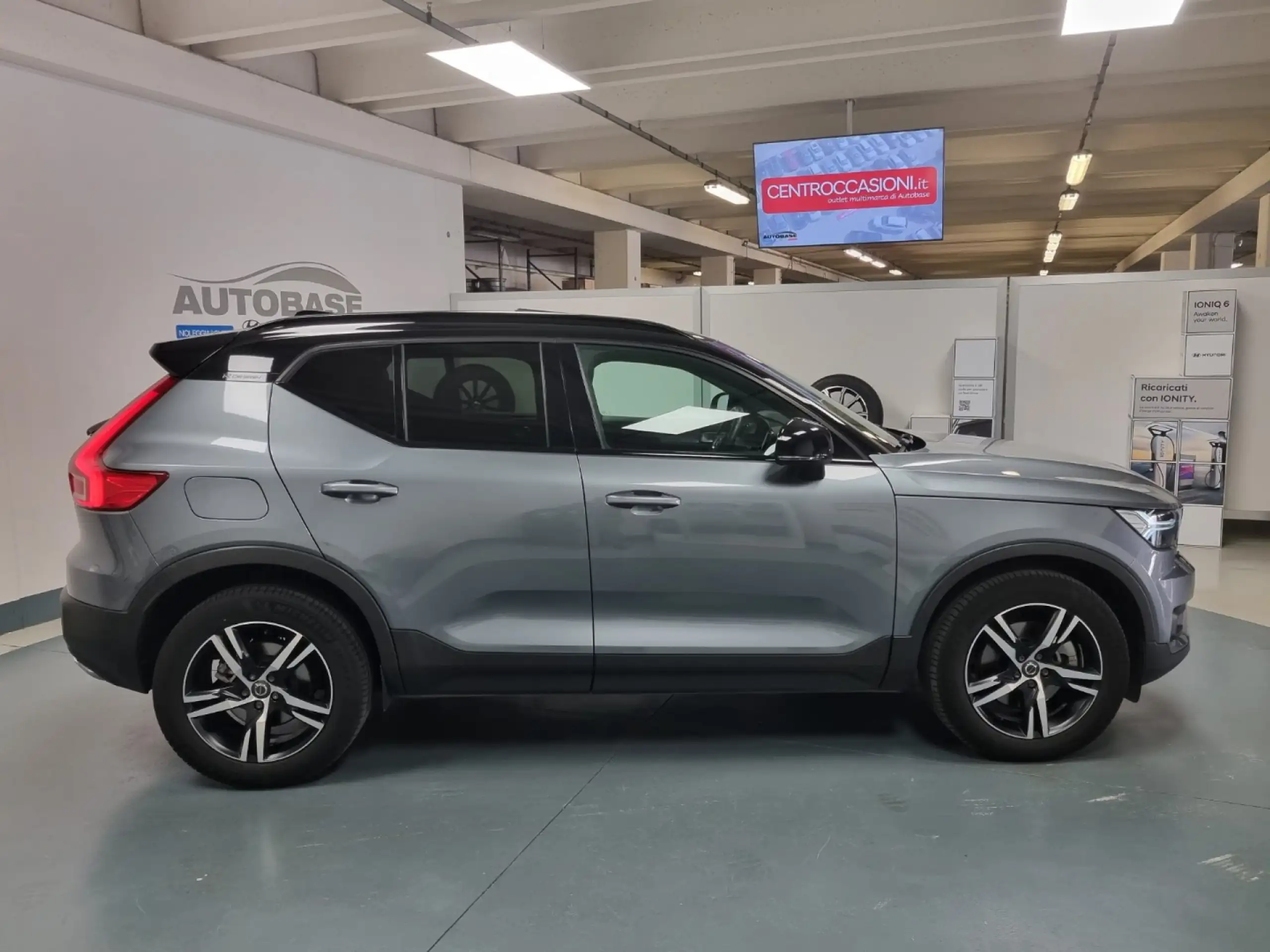 Volvo - XC40