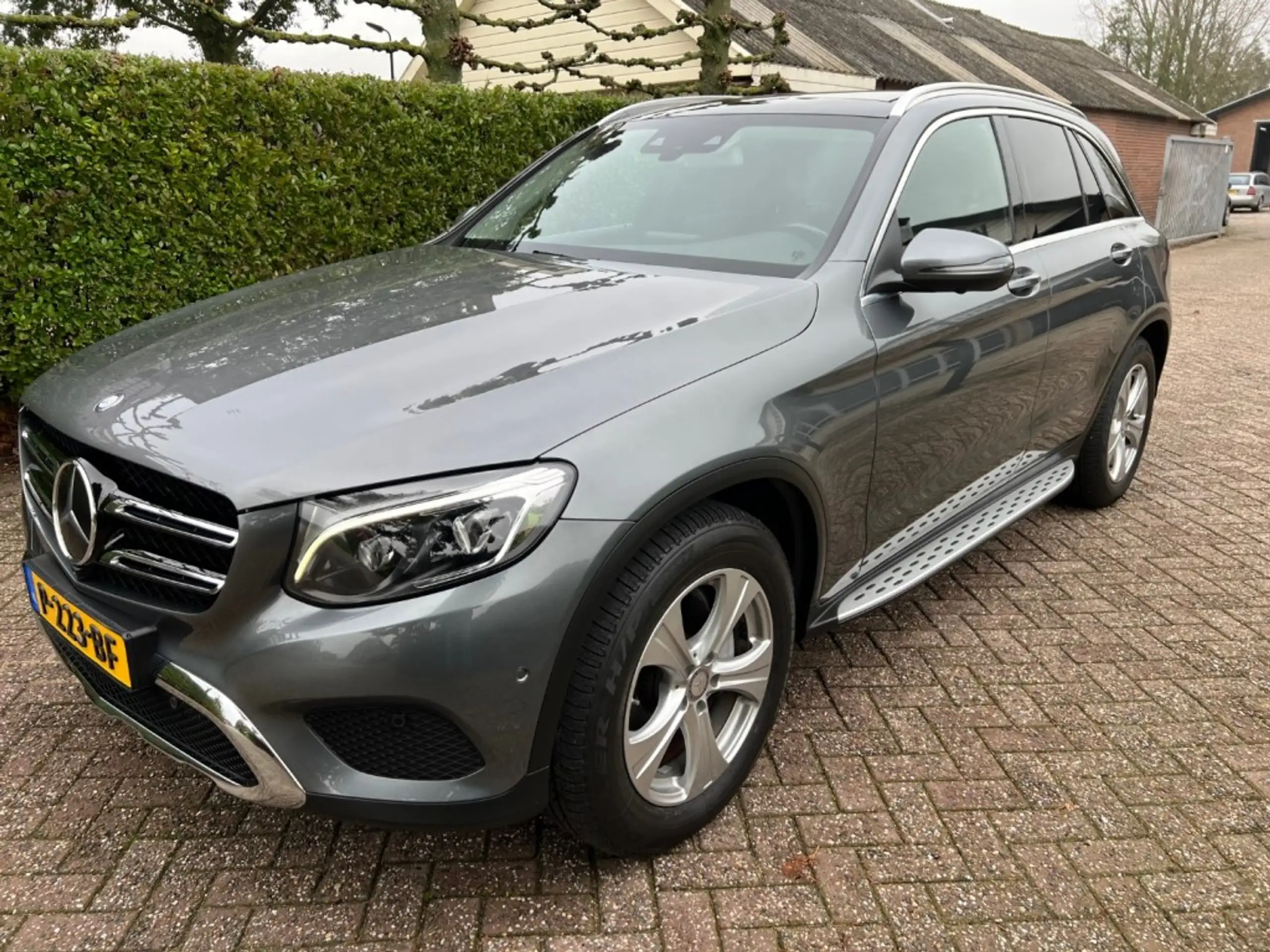 Mercedes-Benz - GLC 250