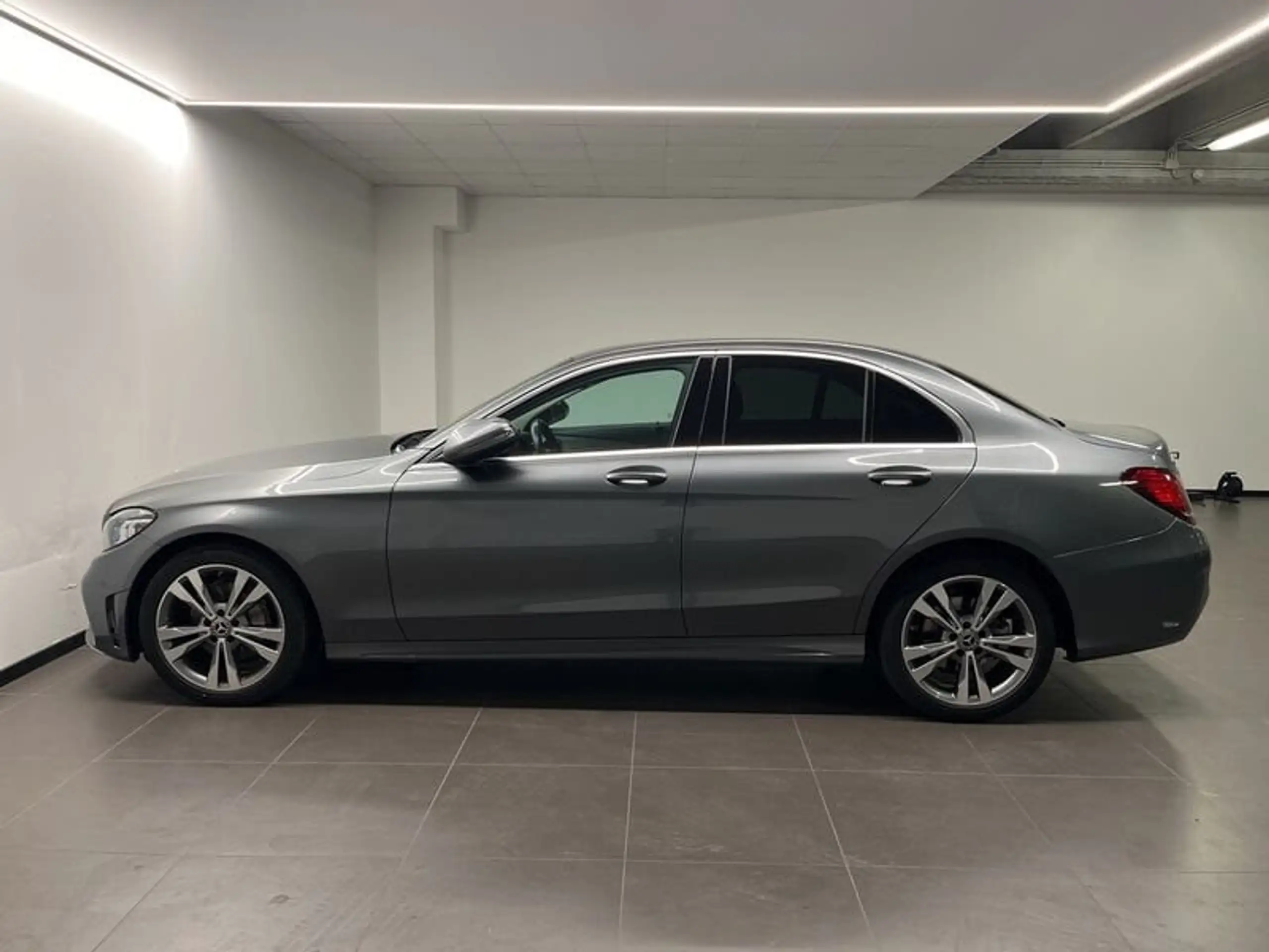 Mercedes-Benz - C 220