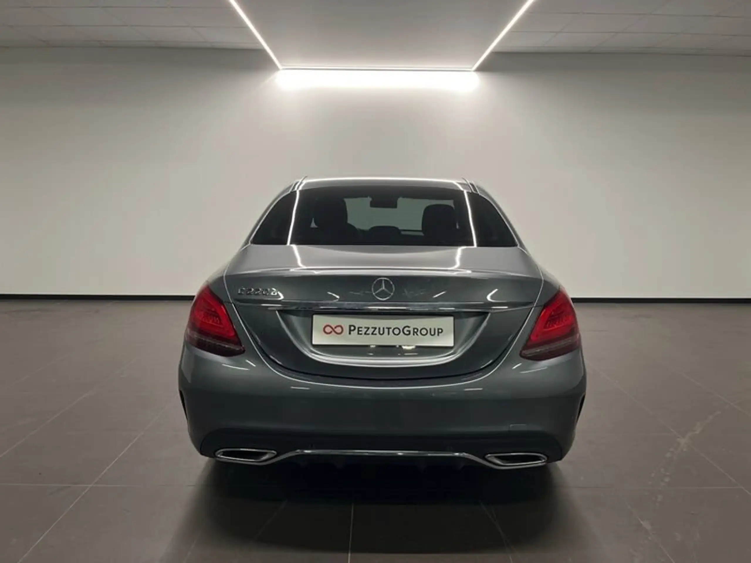 Mercedes-Benz - C 220