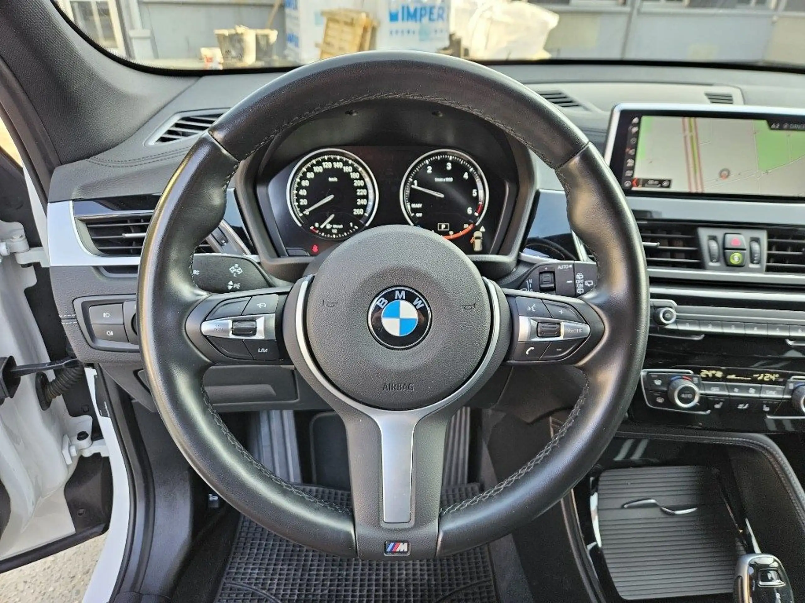 BMW - X1