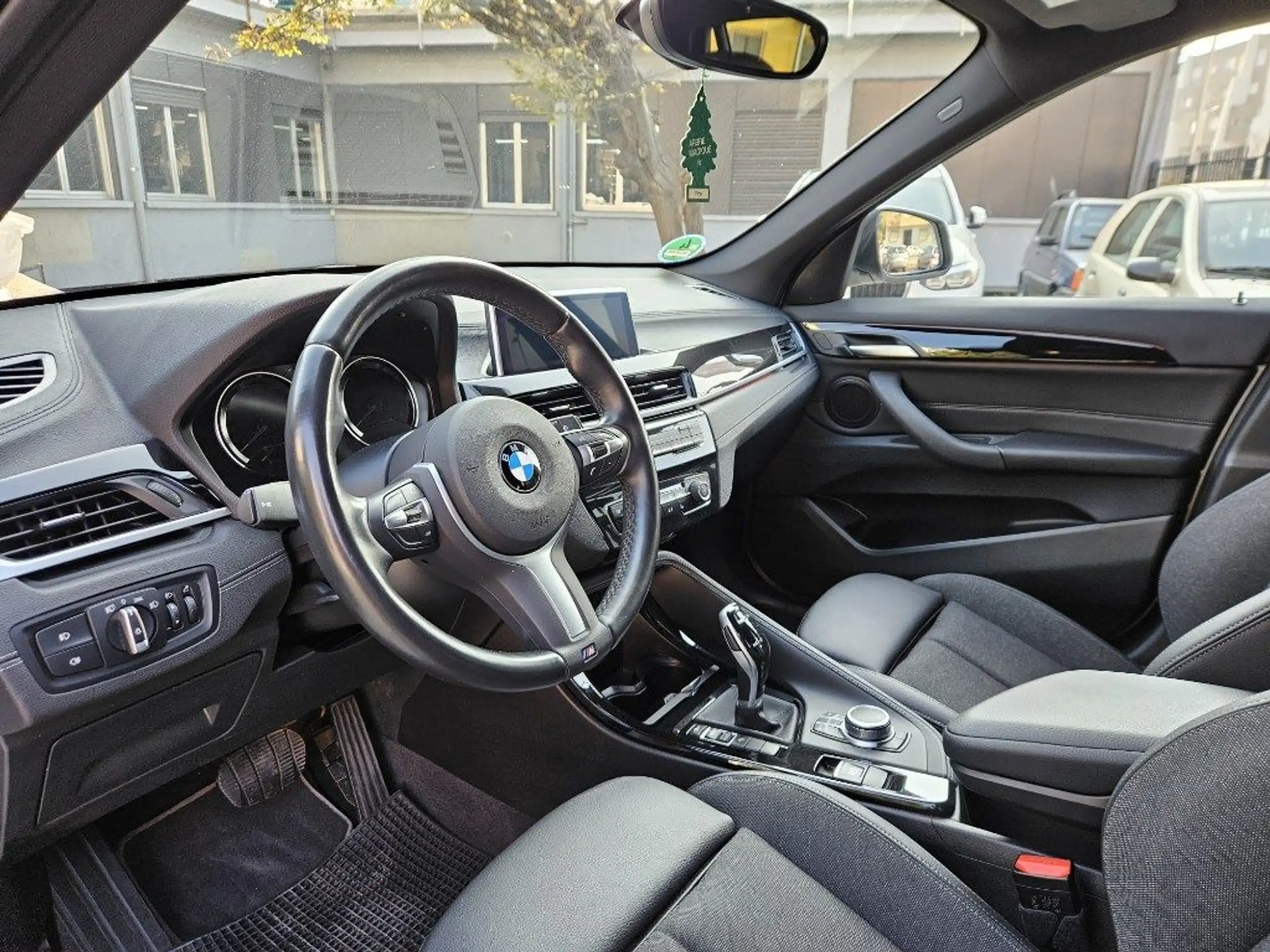 BMW - X1