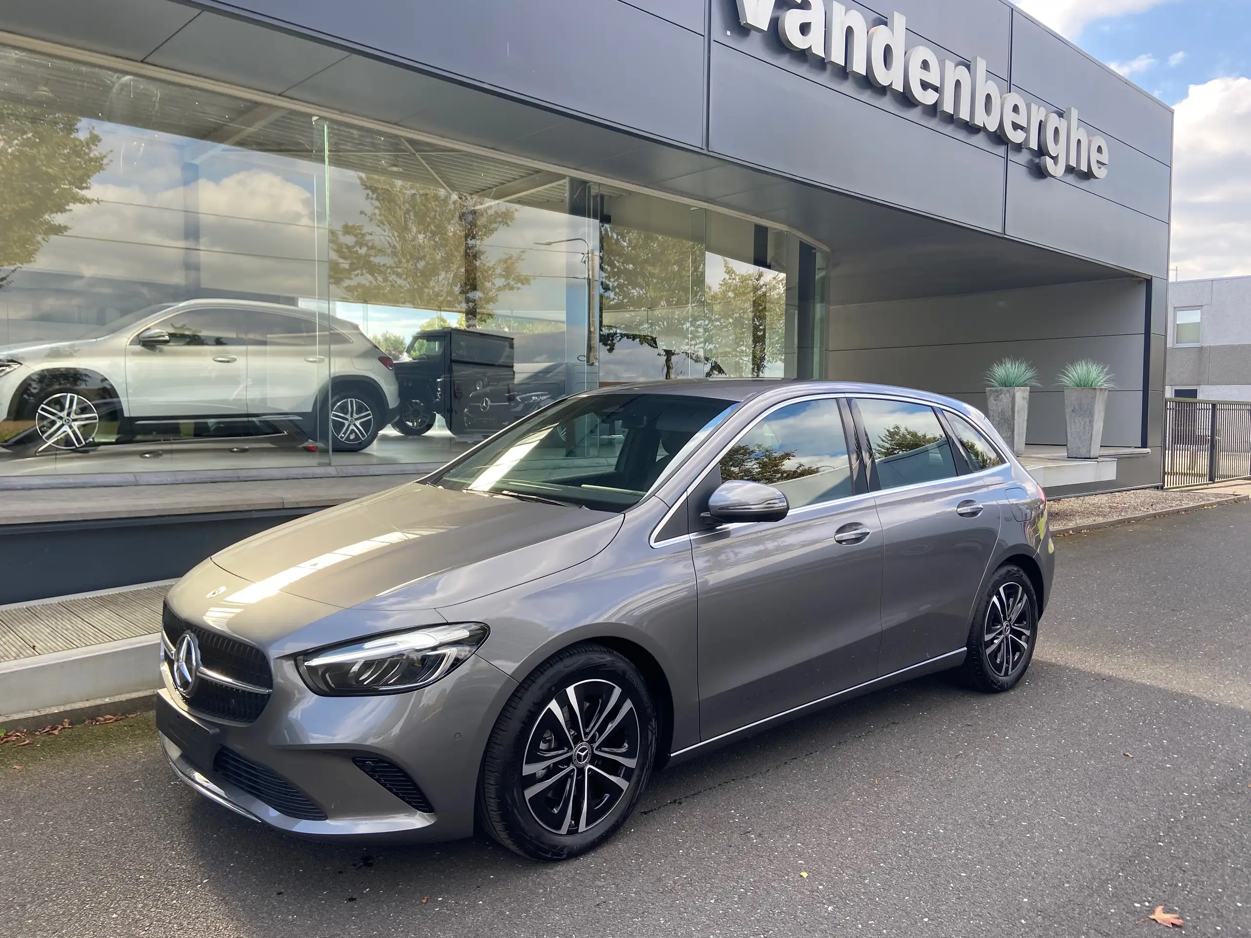 Mercedes-Benz B 180 2023