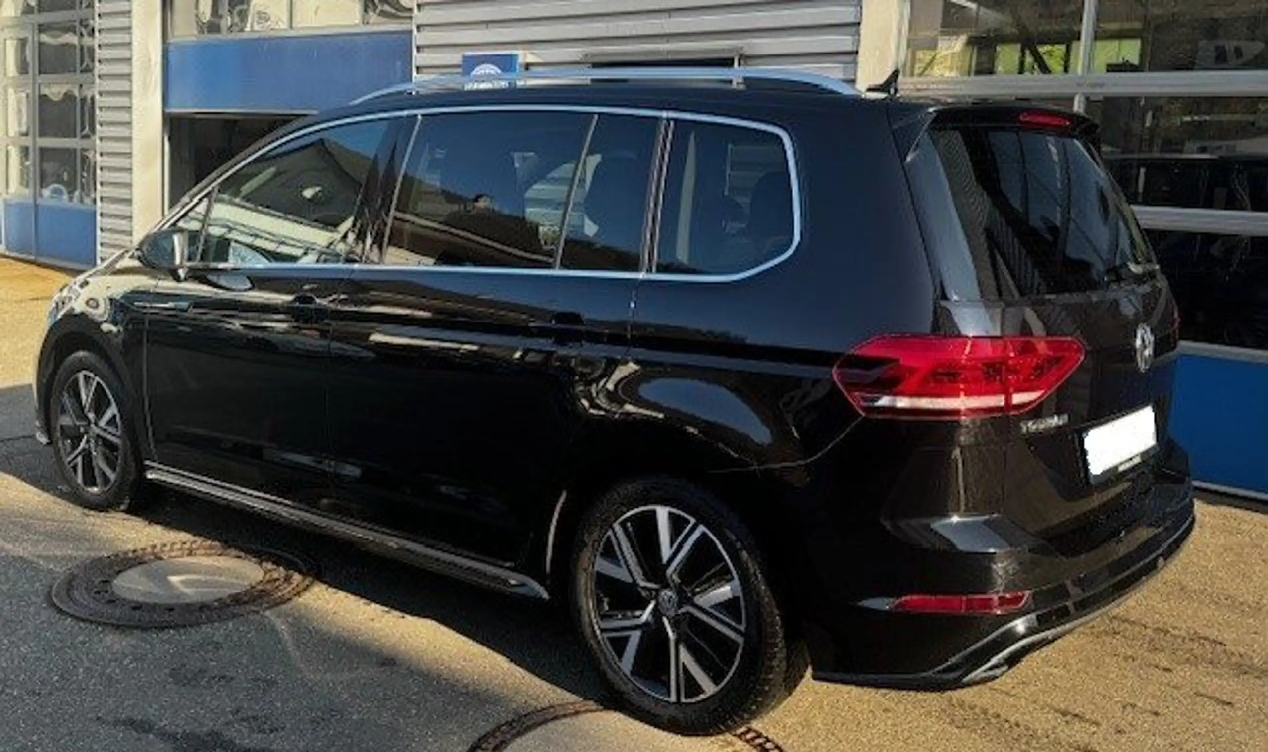 Volkswagen - Touran