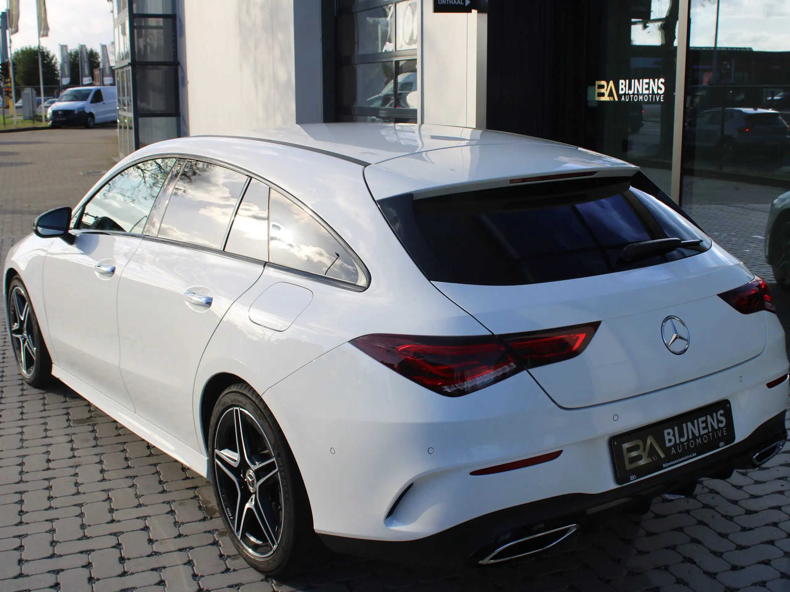 Mercedes-Benz - CLA 180