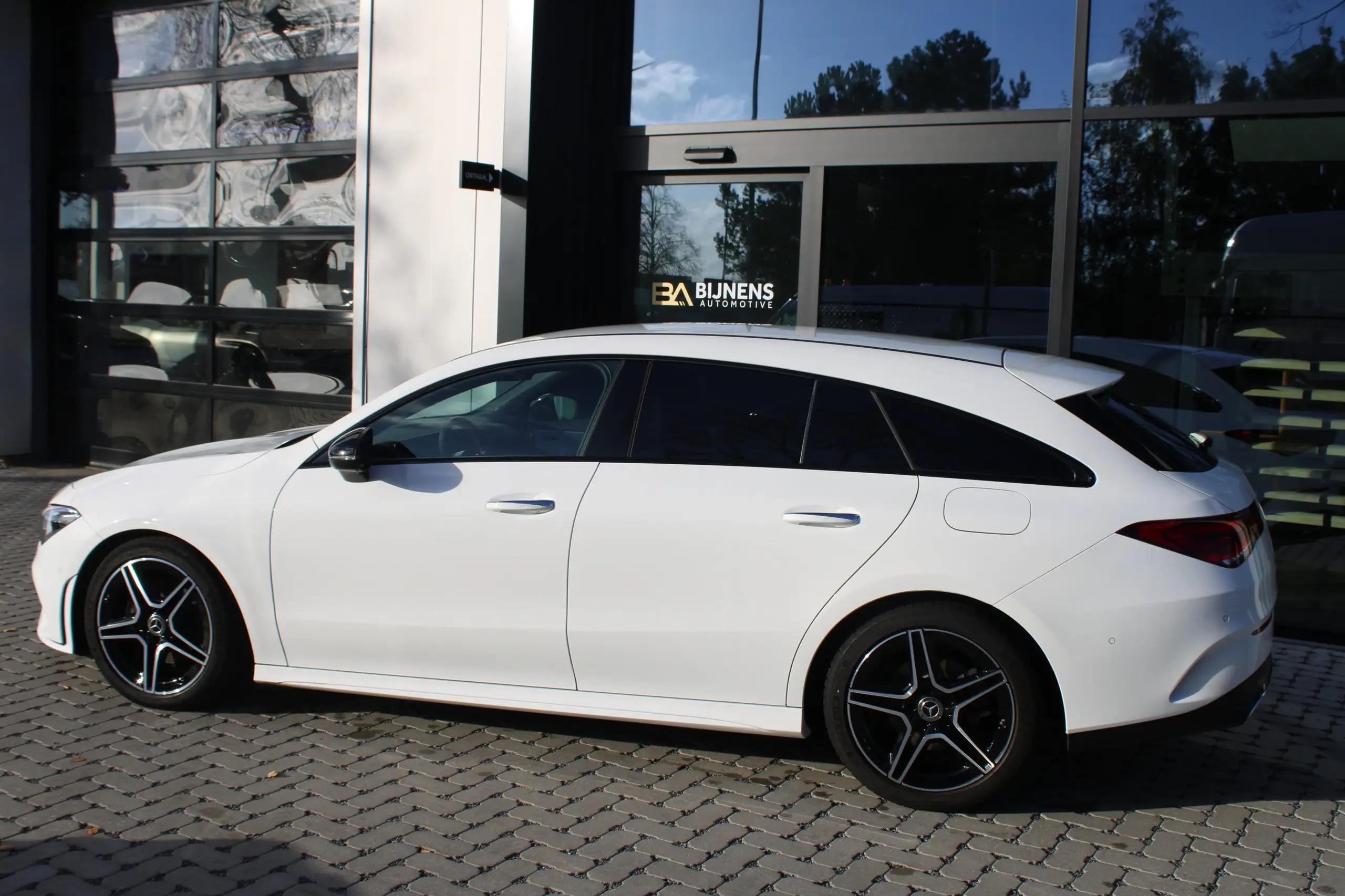 Mercedes-Benz - CLA 180