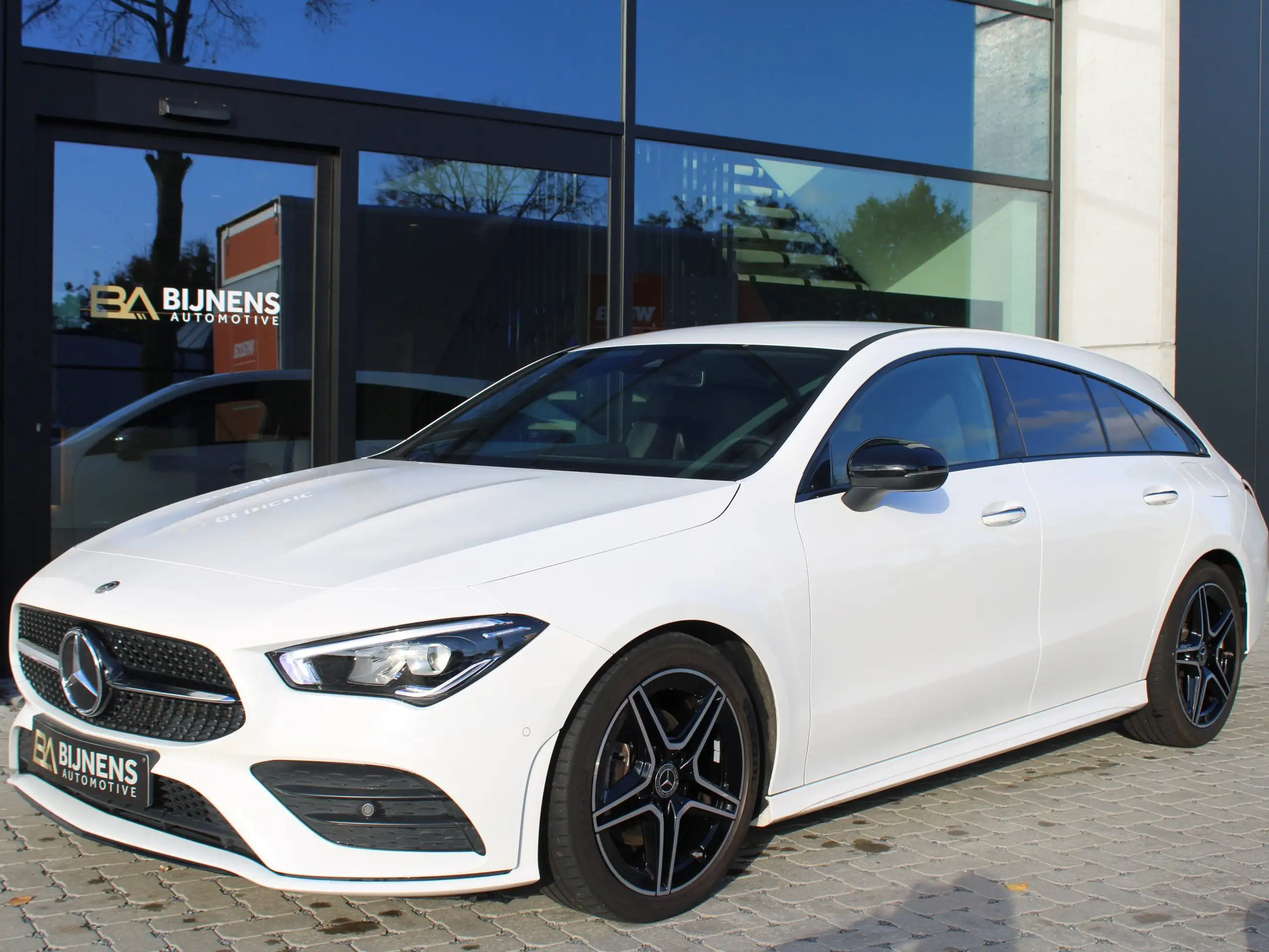 Mercedes-Benz - CLA 180