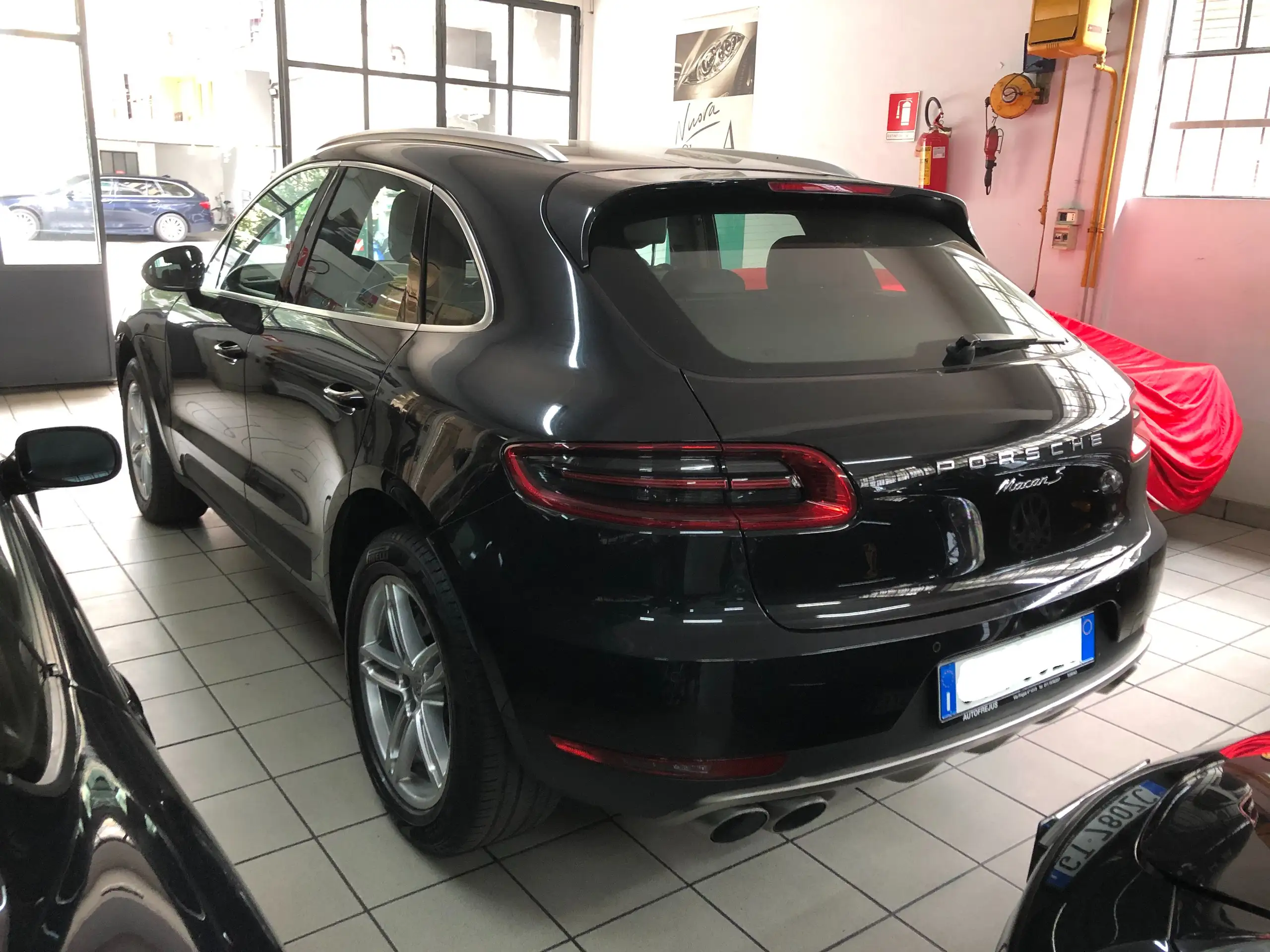 Porsche - Macan