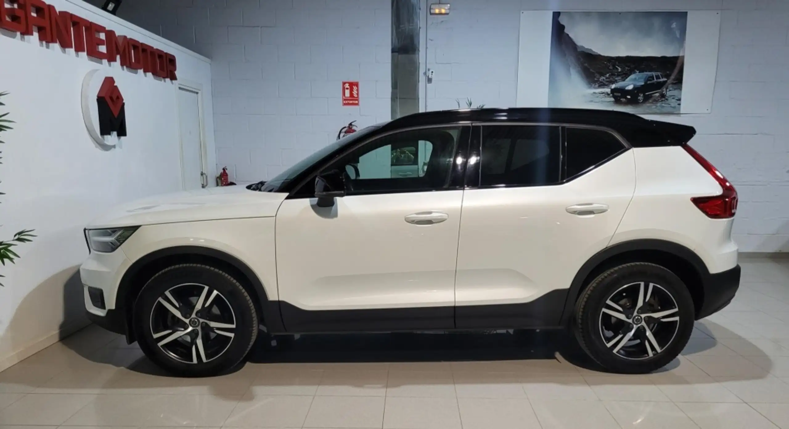 Volvo - XC40