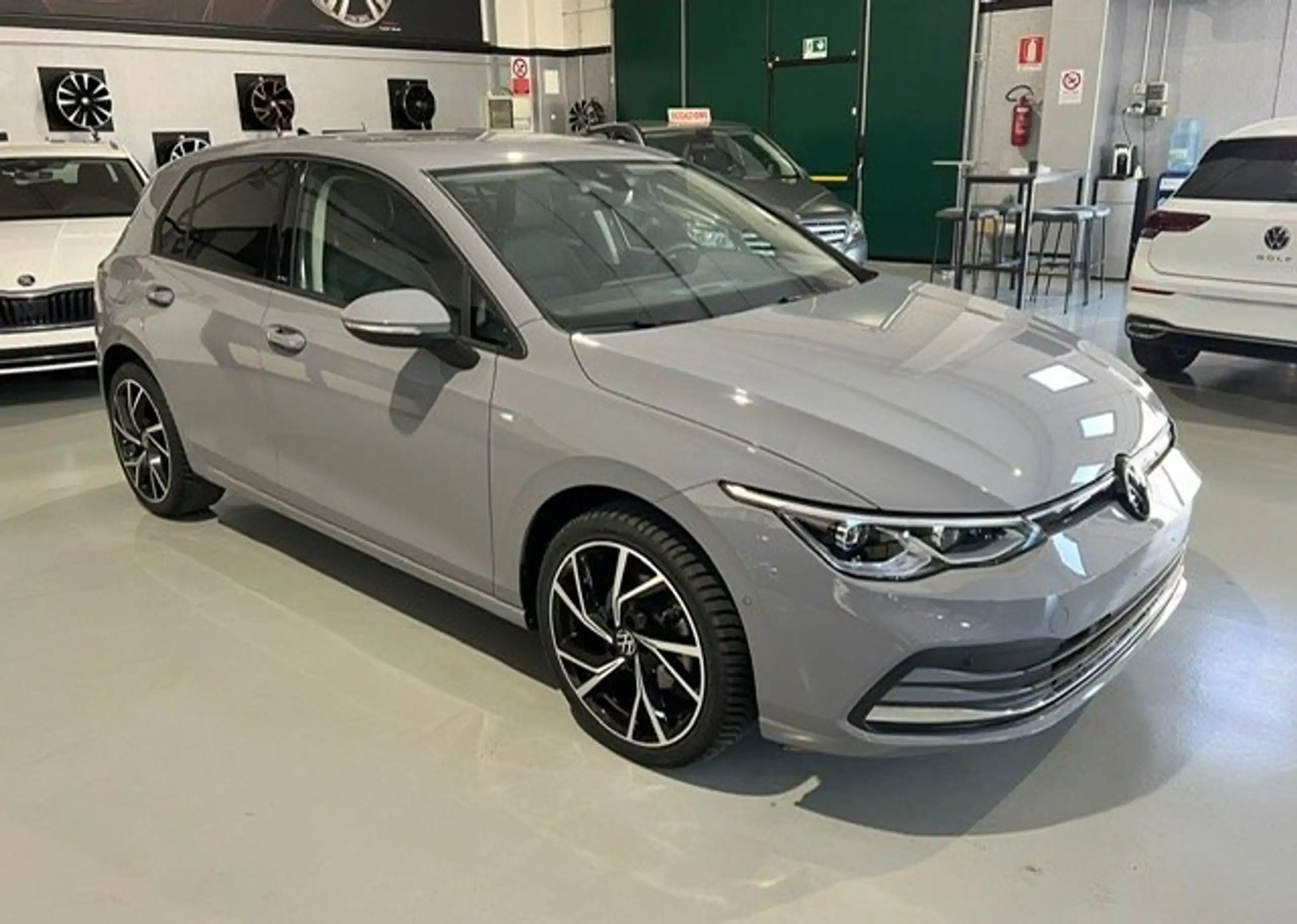 Volkswagen - Golf