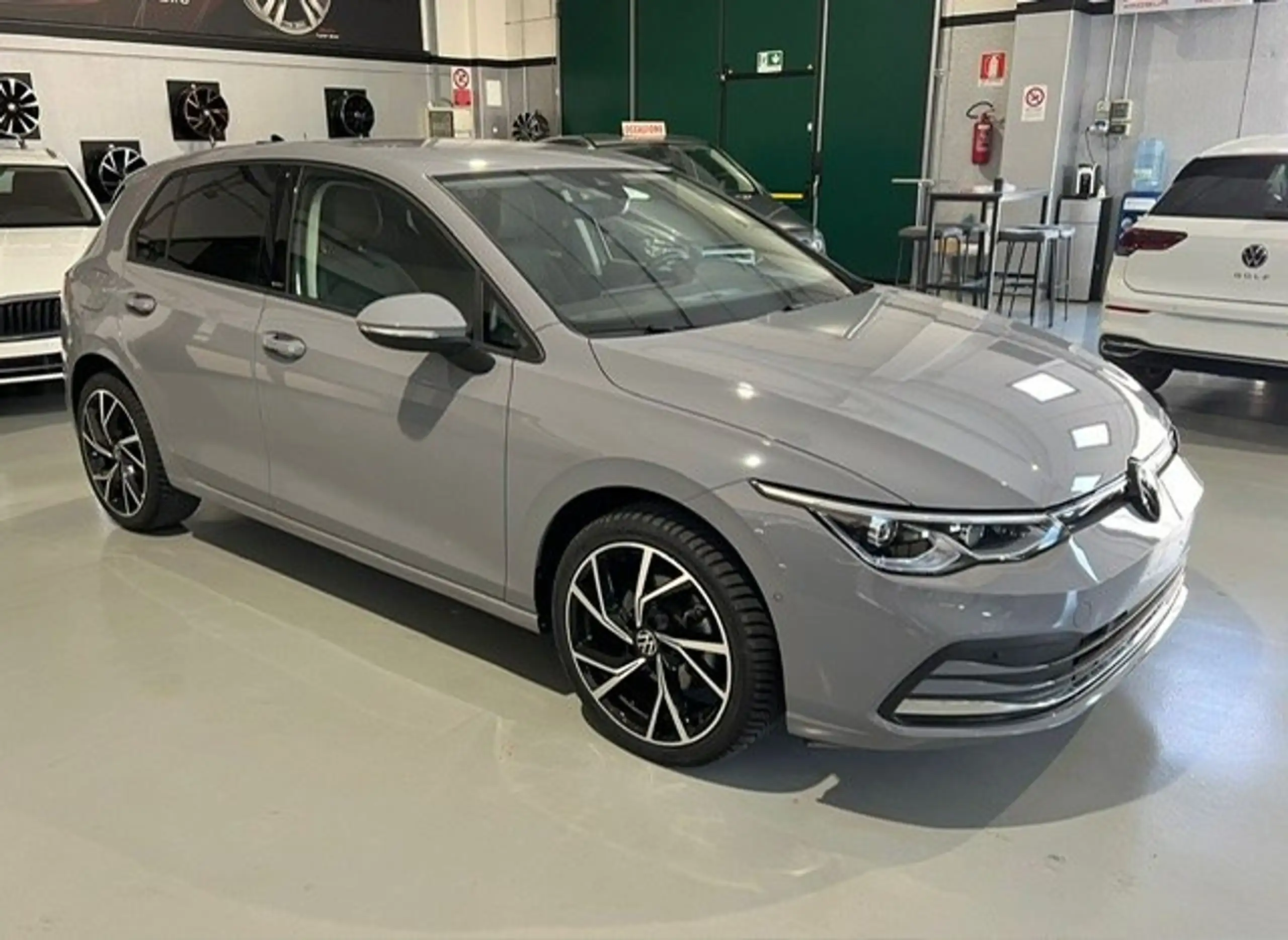 Volkswagen - Golf