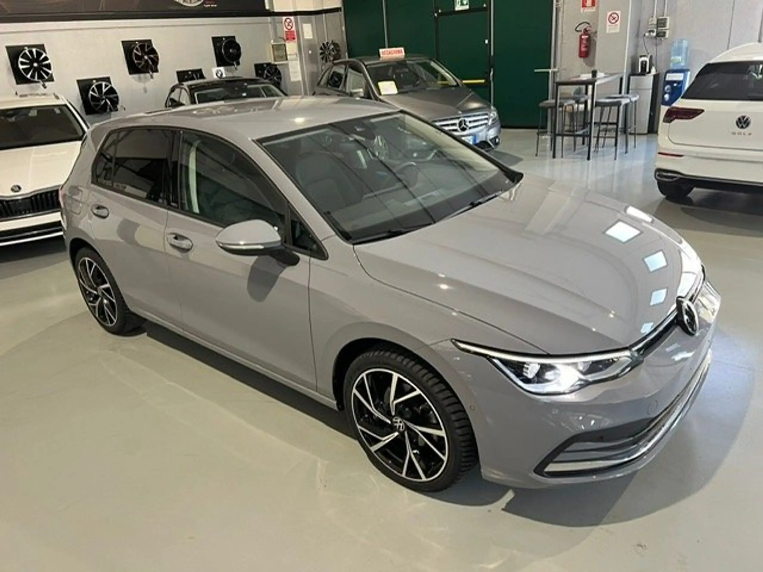 Volkswagen - Golf