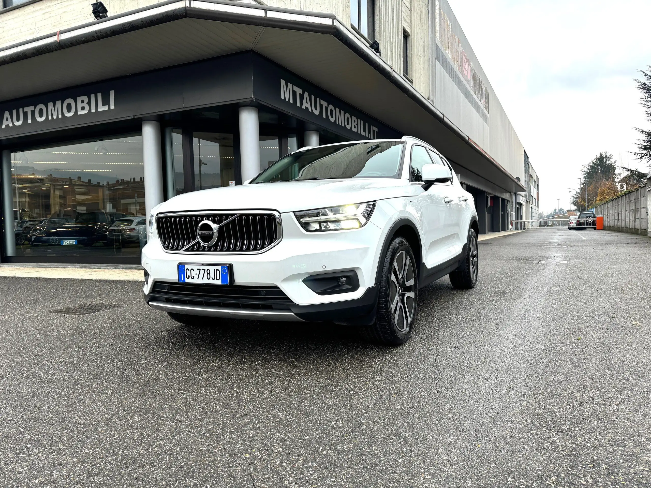 Volvo - XC40