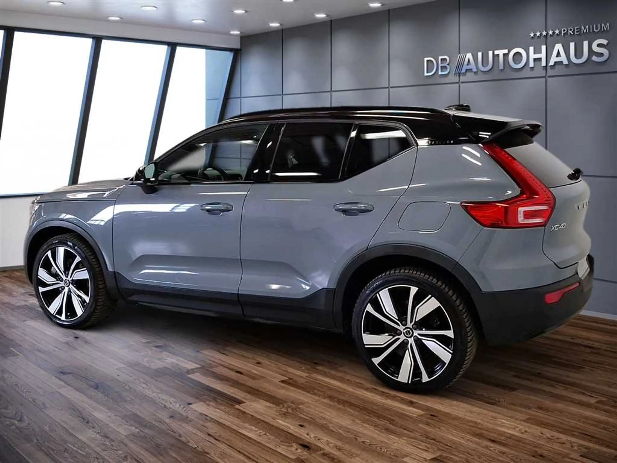 Volvo - XC40