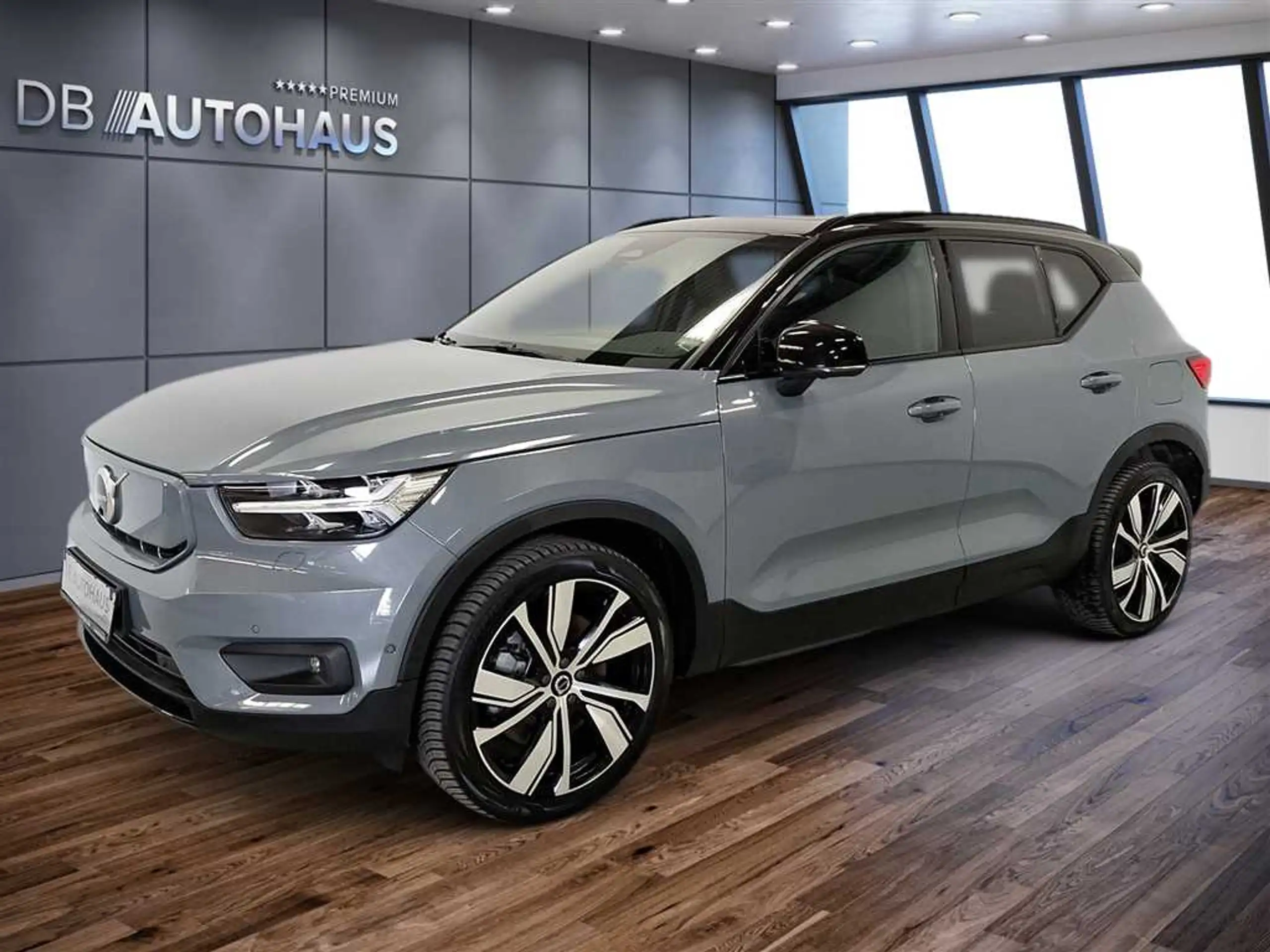 Volvo - XC40