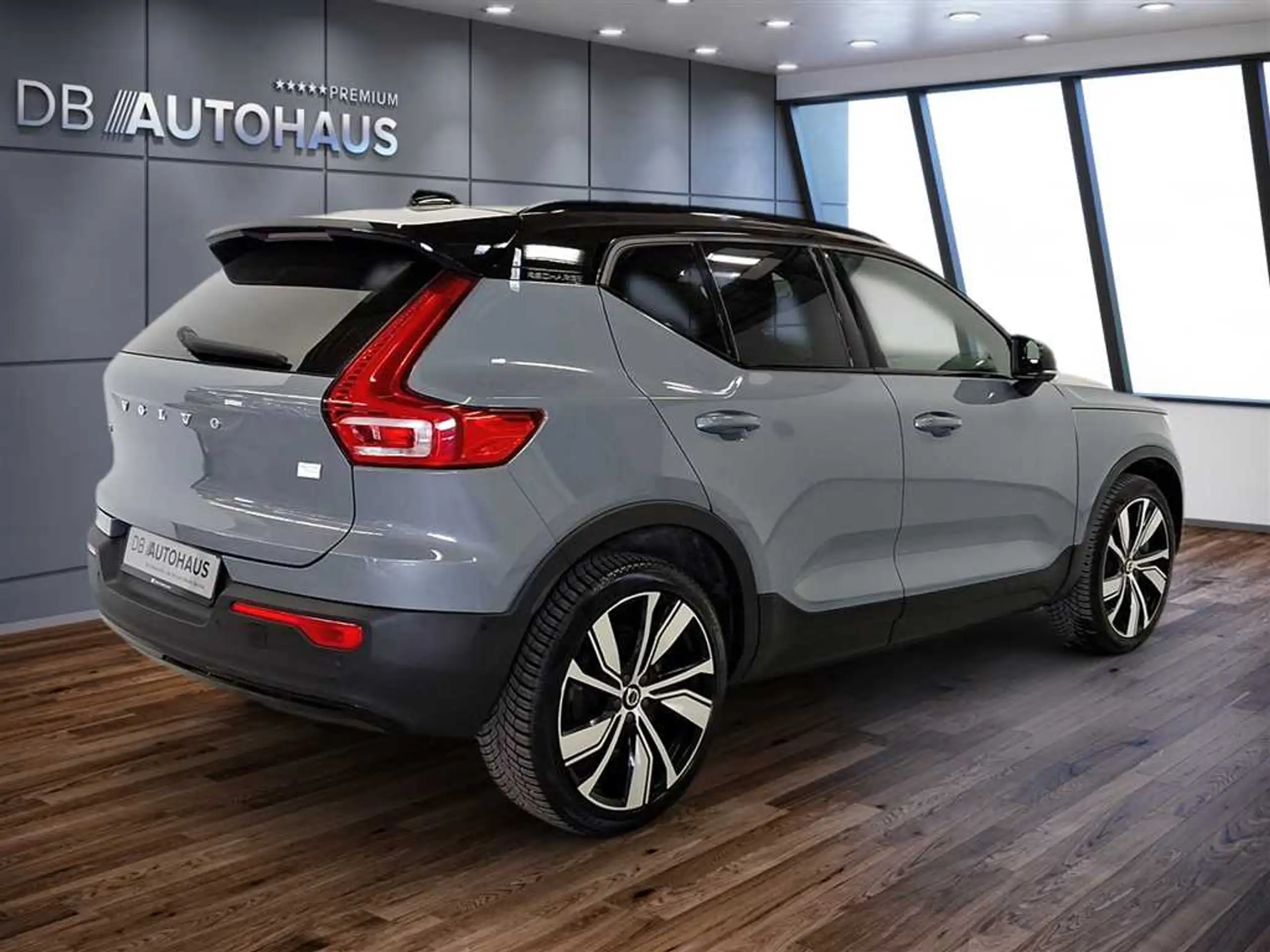 Volvo - XC40