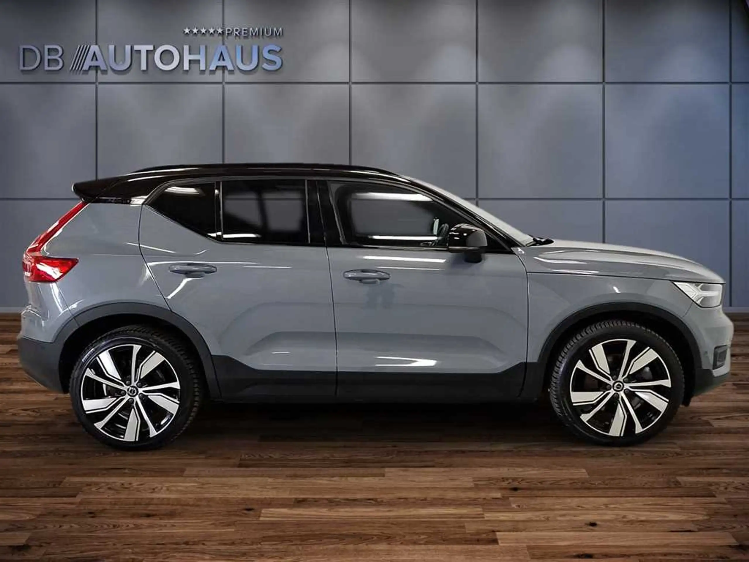 Volvo - XC40