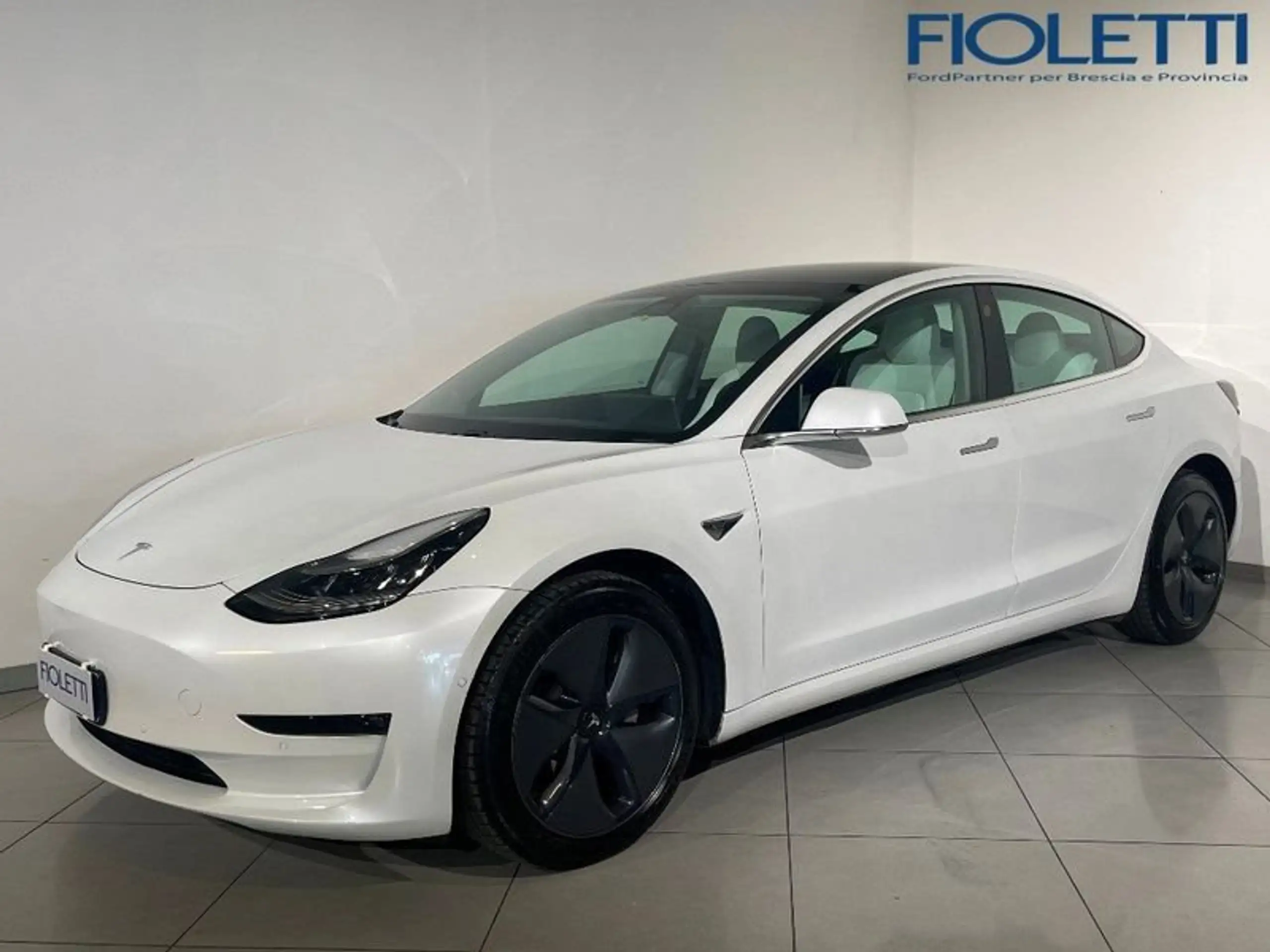 Tesla - Model 3