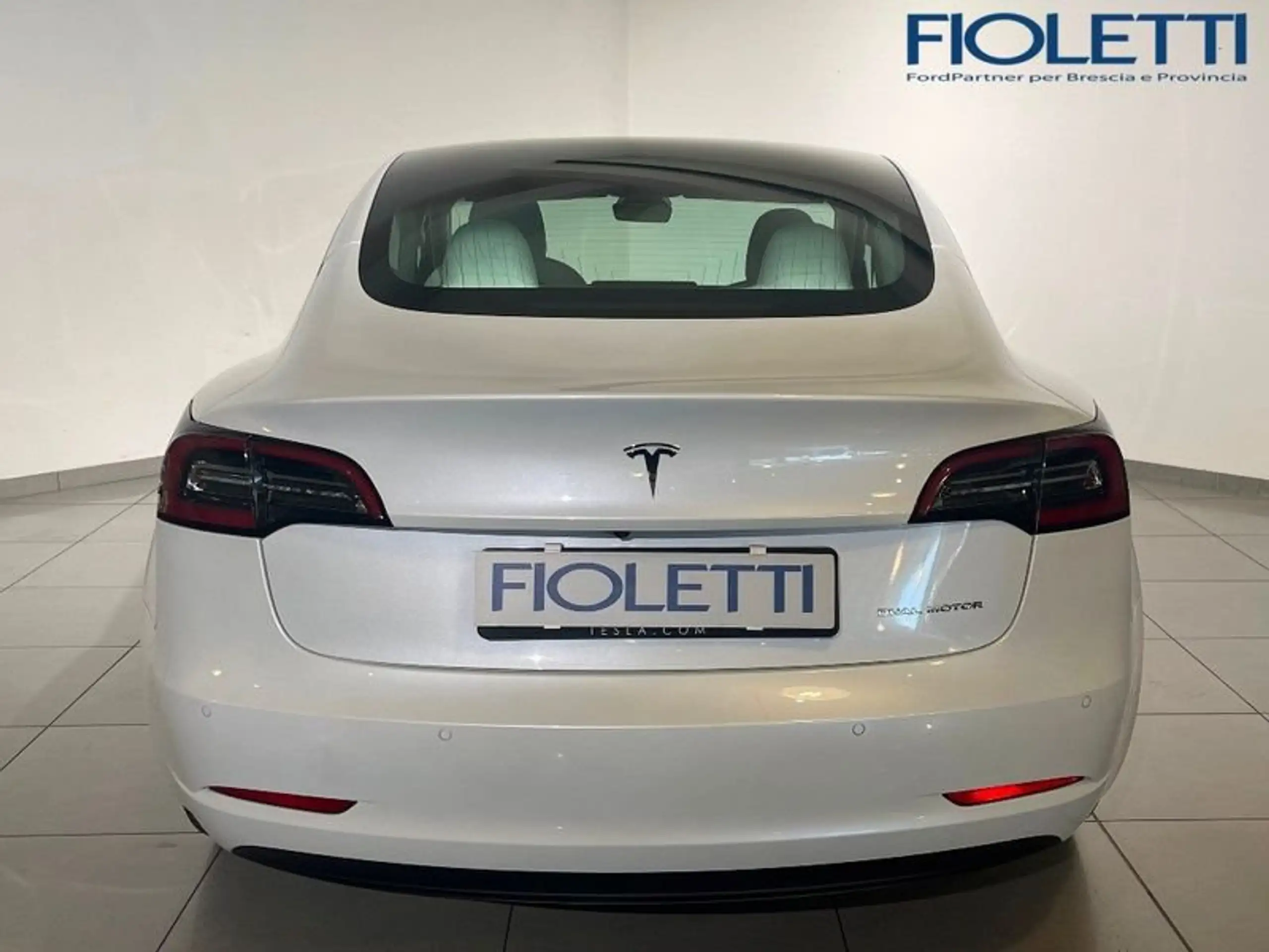 Tesla - Model 3