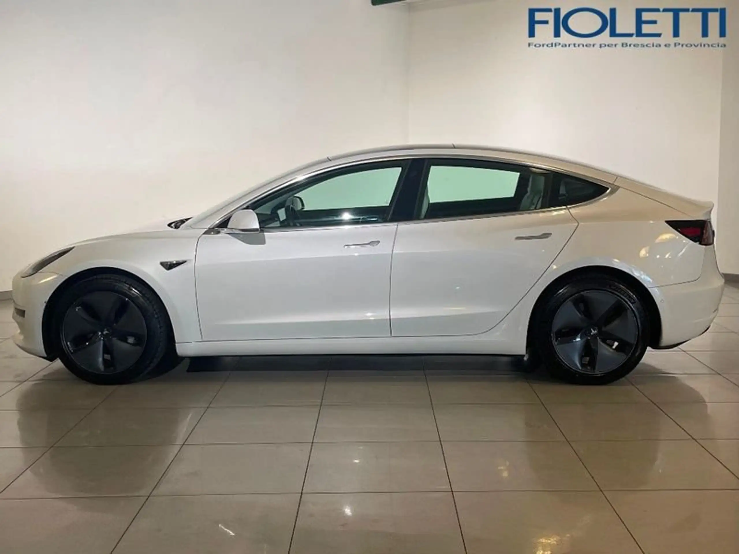 Tesla - Model 3