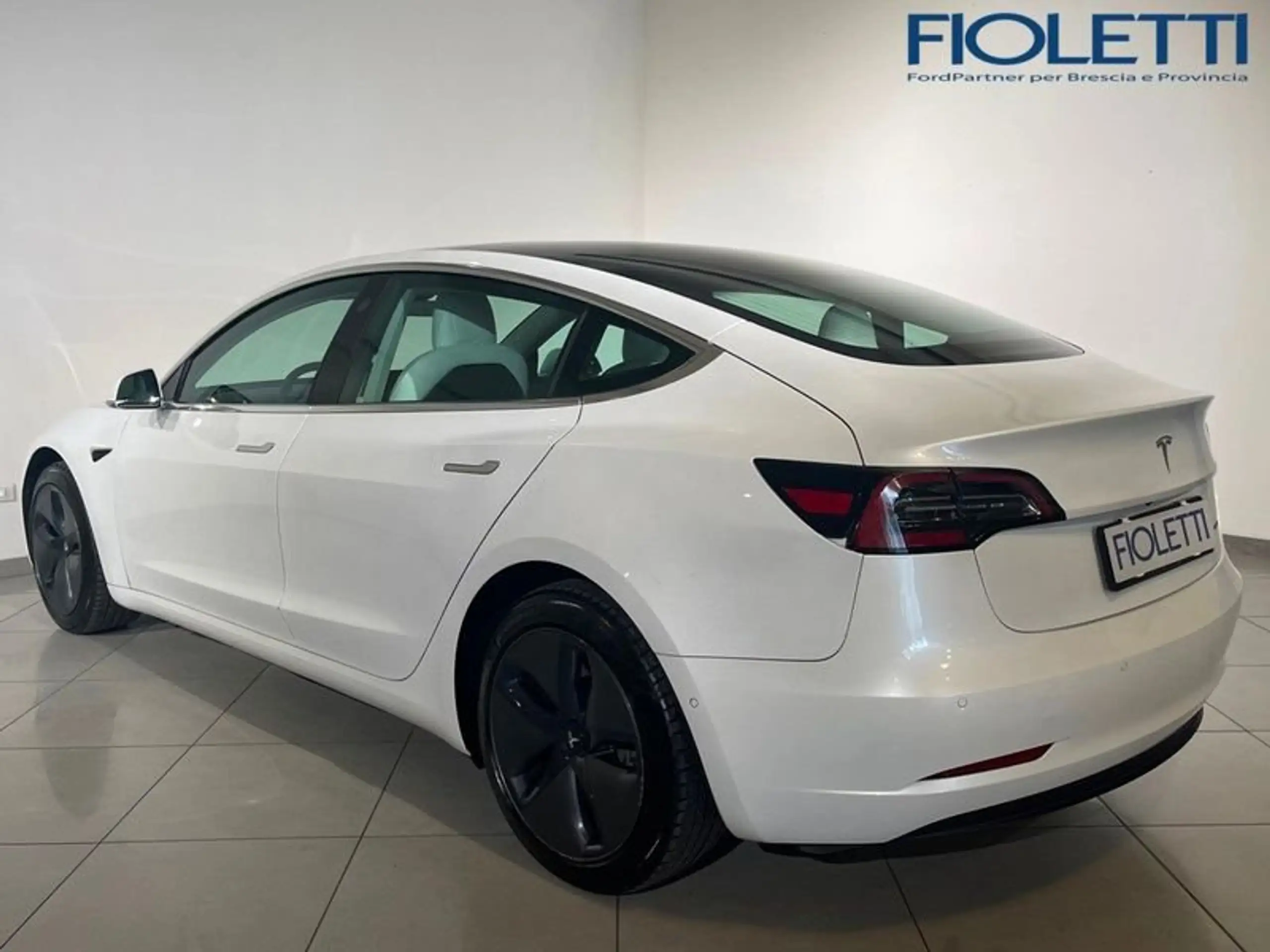 Tesla - Model 3