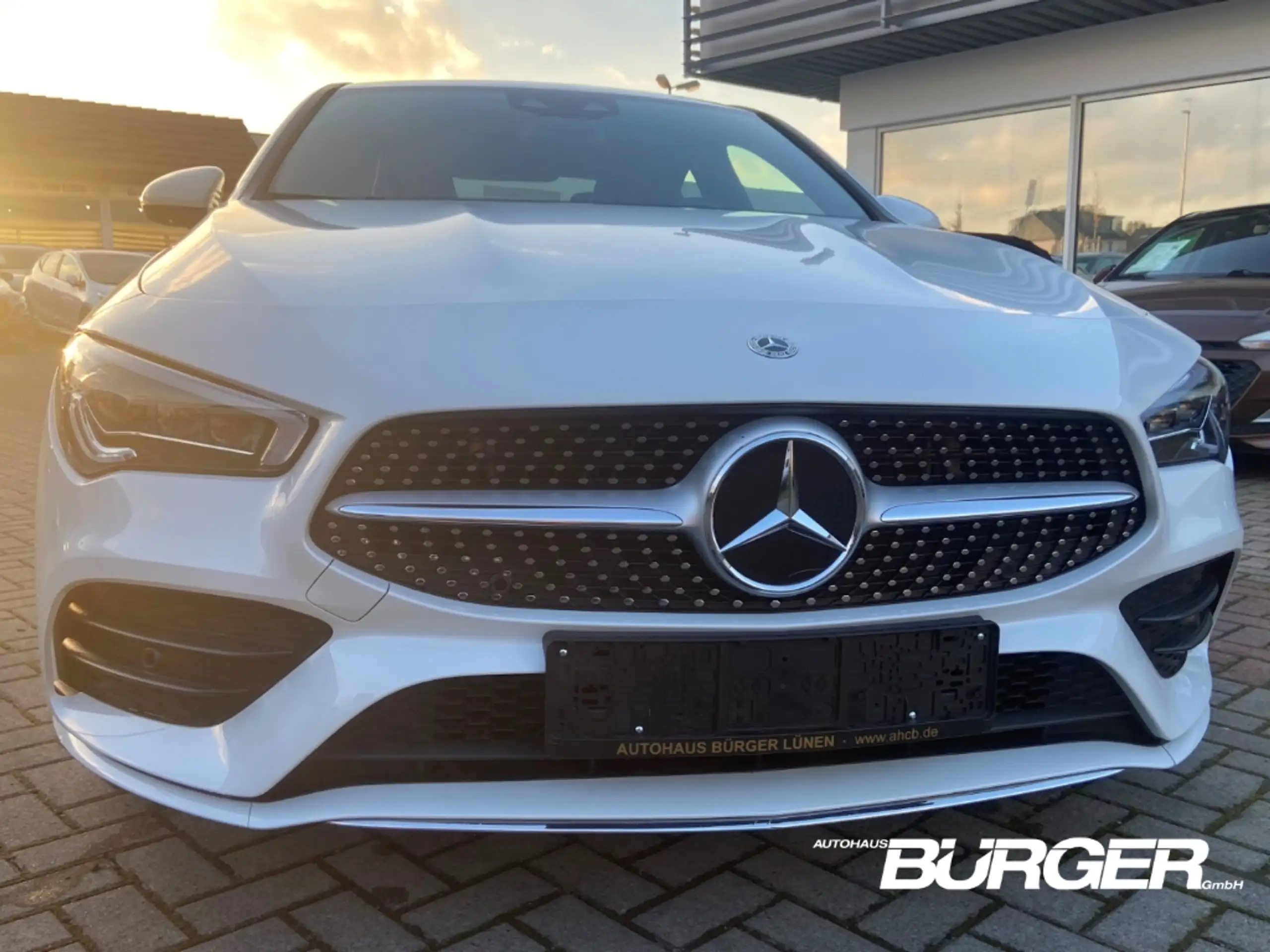 Mercedes-Benz - CLA 200