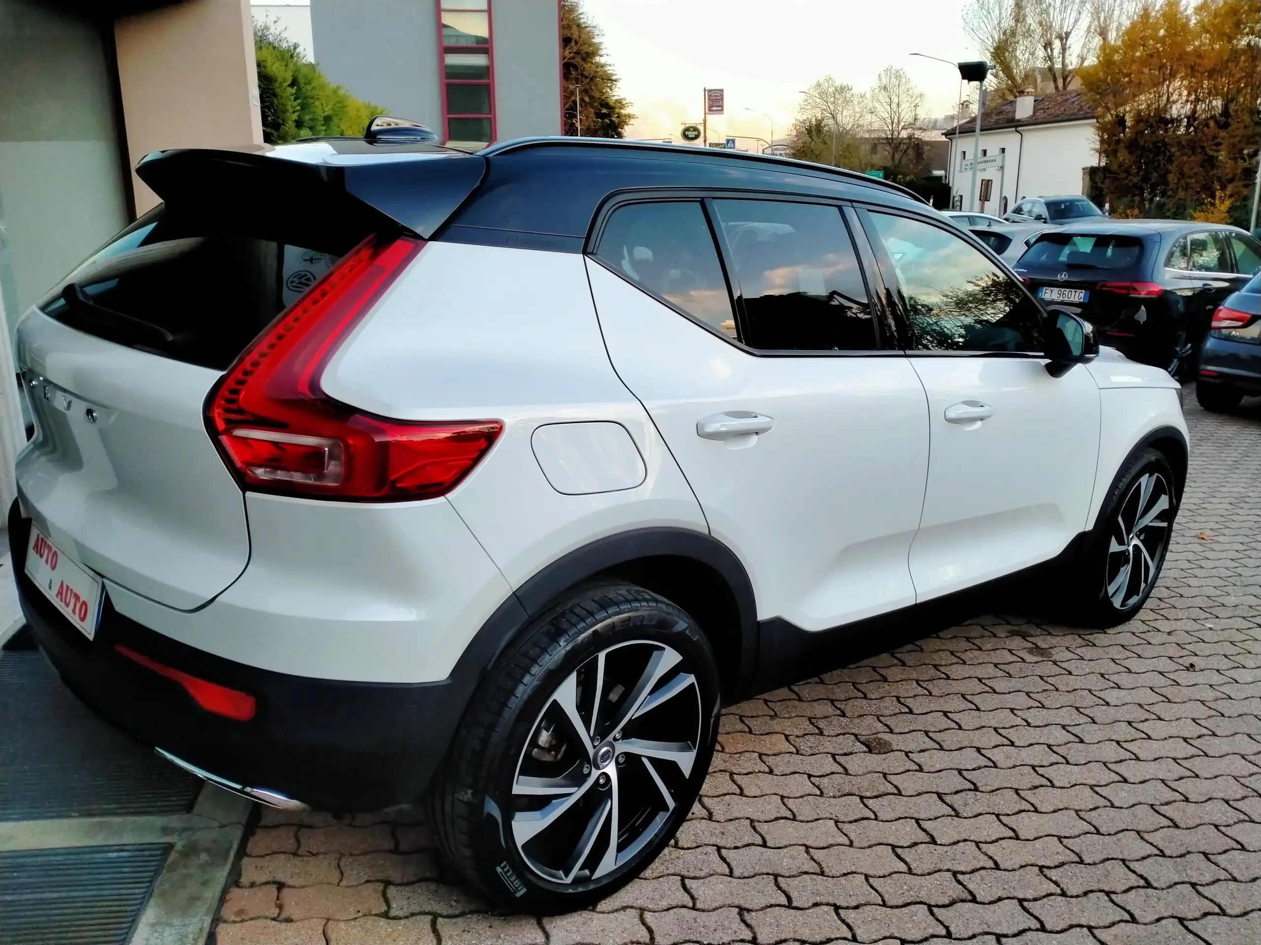 Volvo - XC40