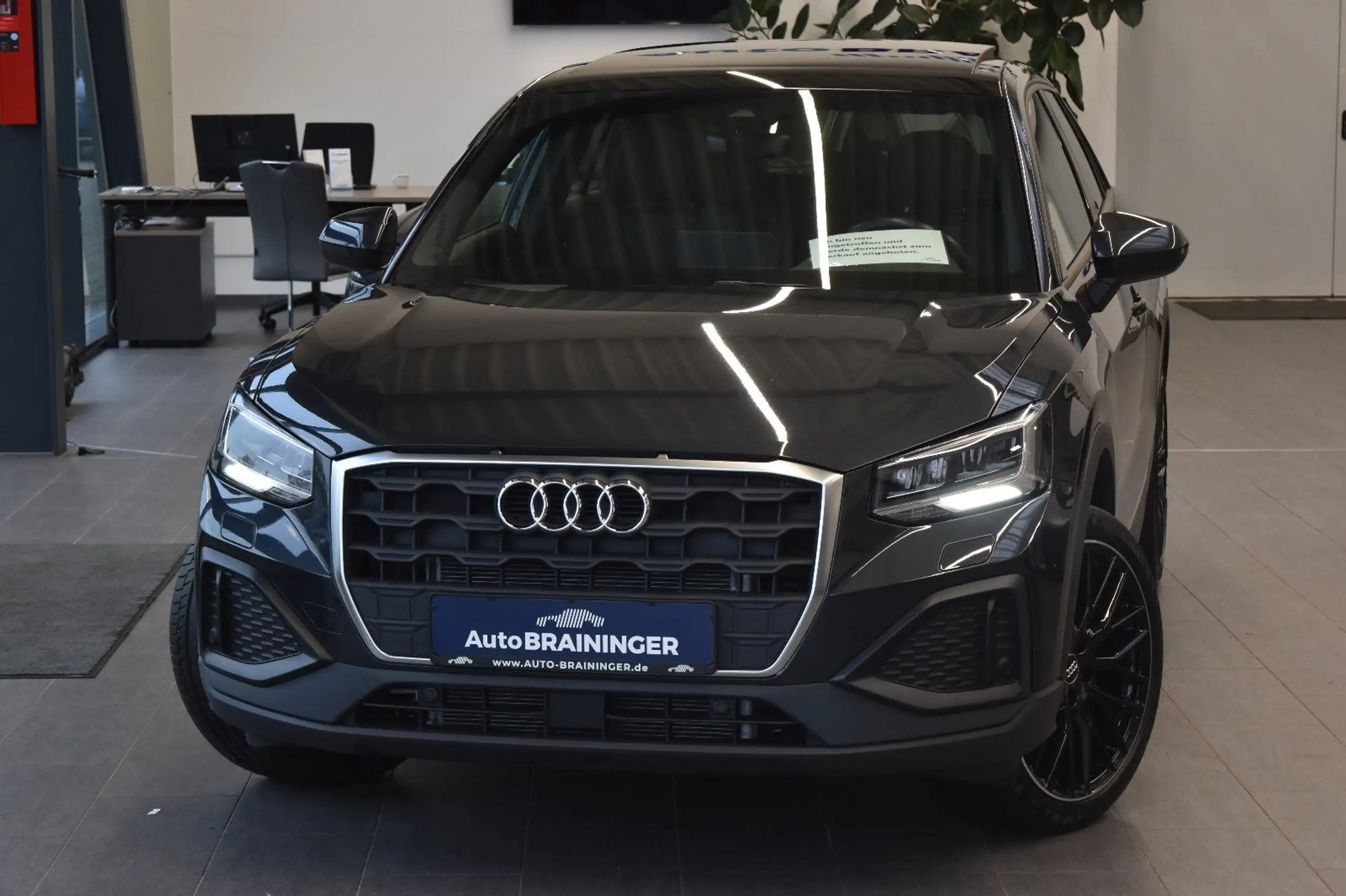 Audi - Q2