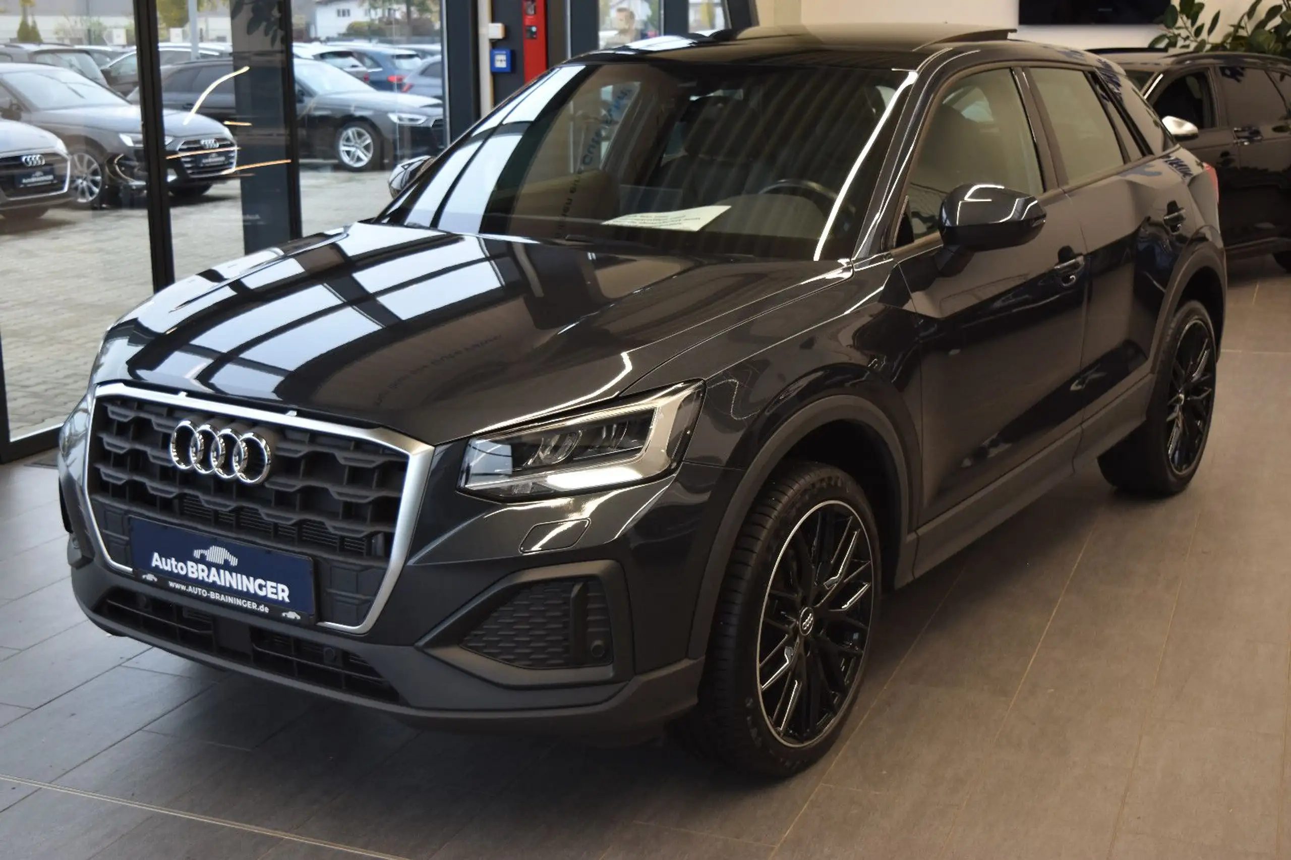 Audi - Q2