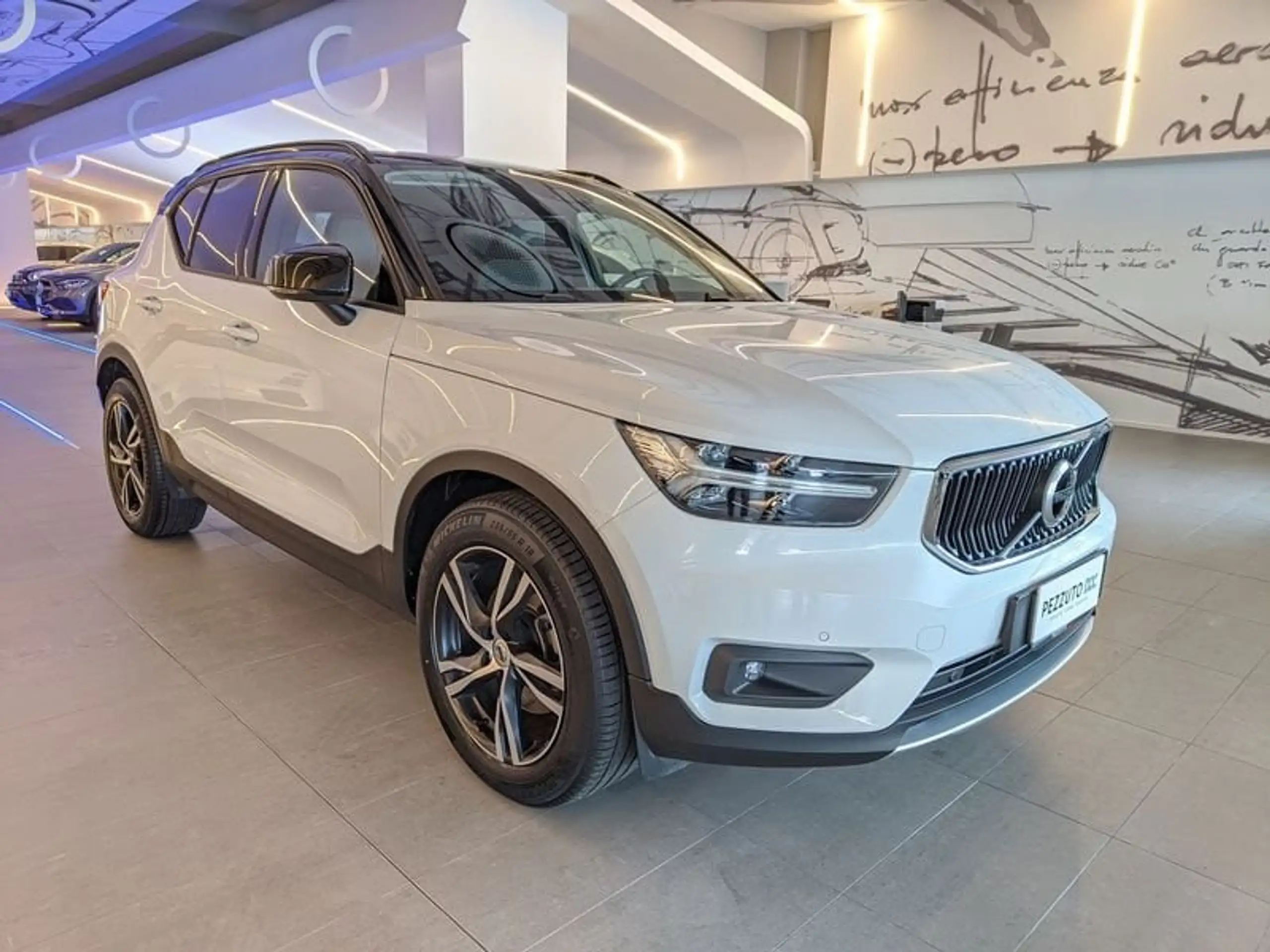 Volvo - XC40