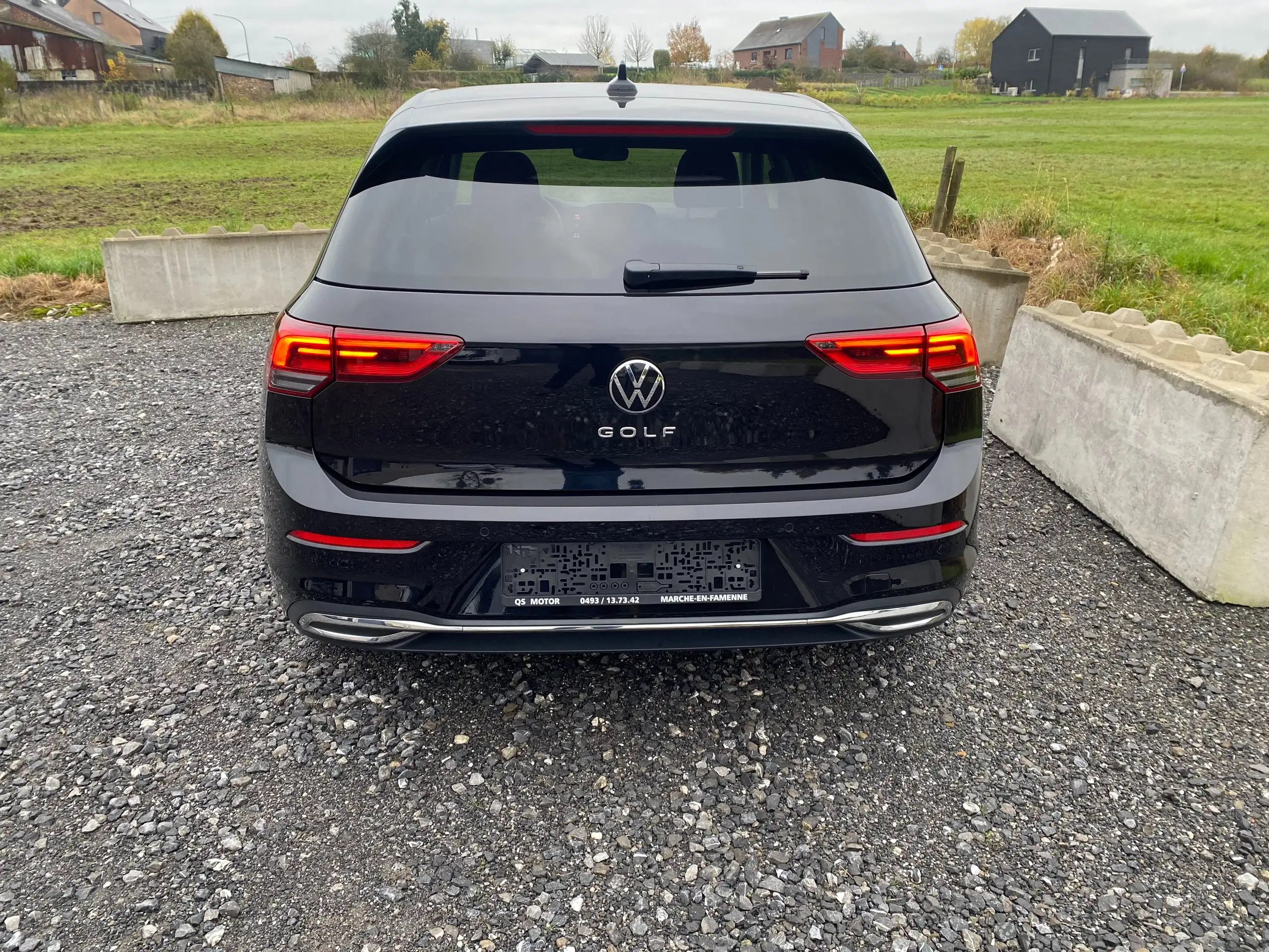 Volkswagen - Golf