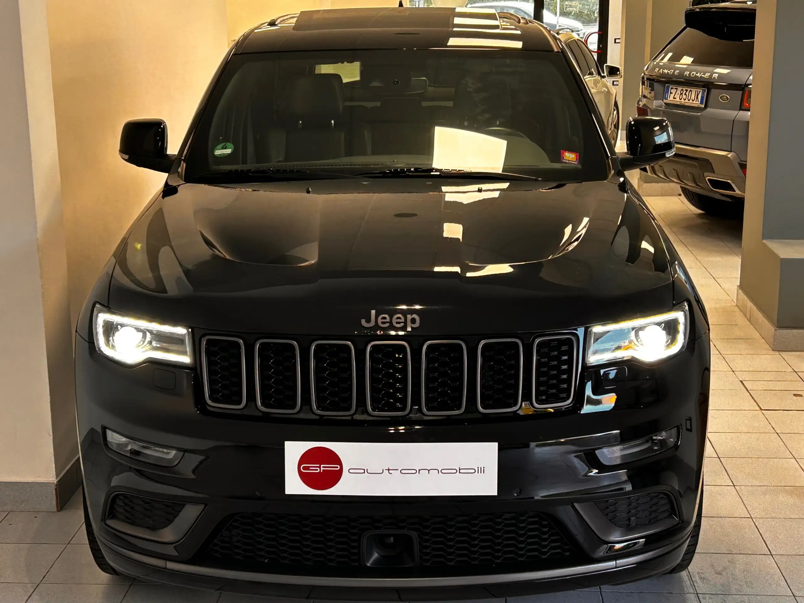 Jeep - Grand Cherokee